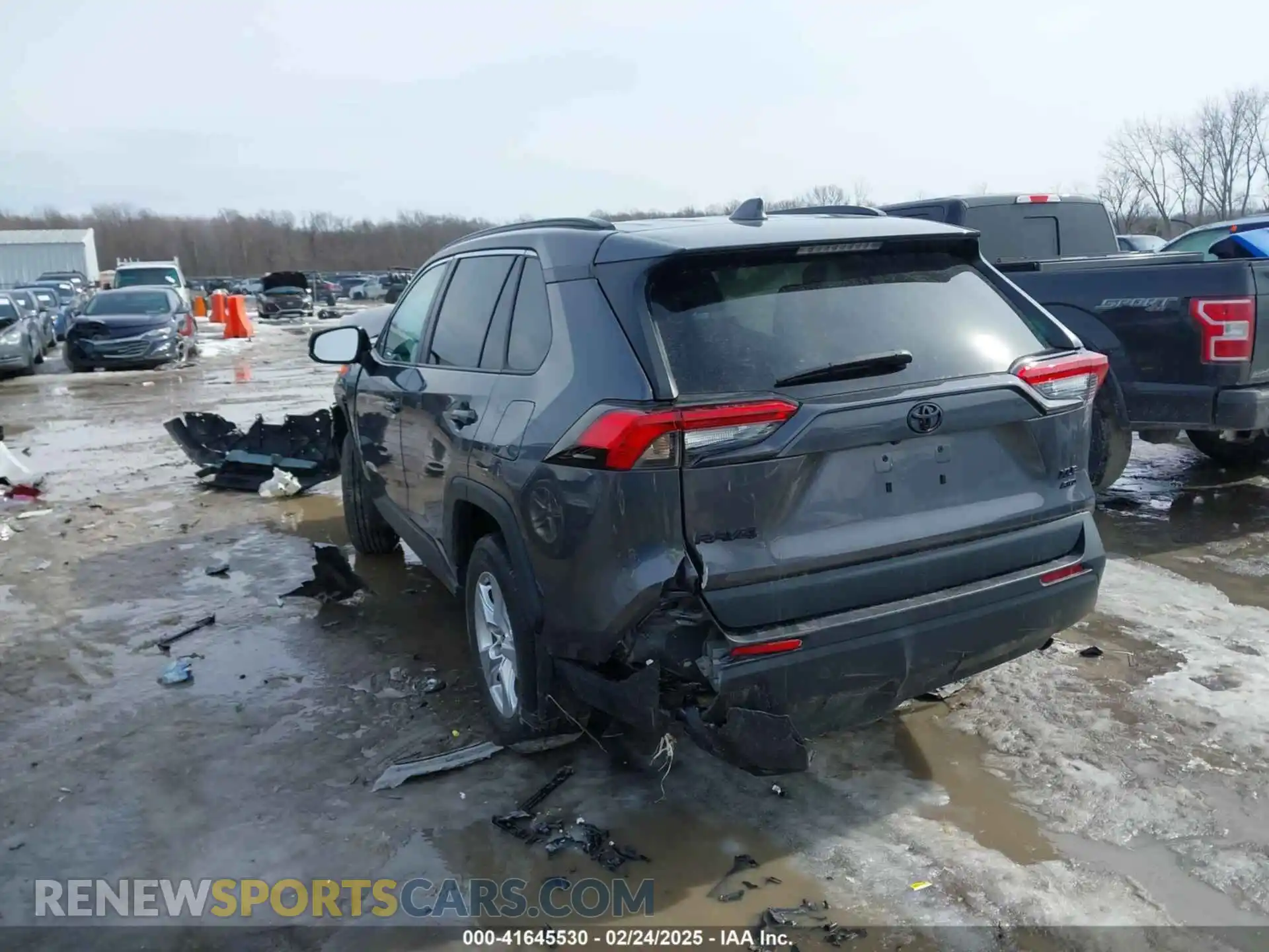 3 Photograph of a damaged car 2T3P1RFV2MC246635 TOYOTA RAV4 2021