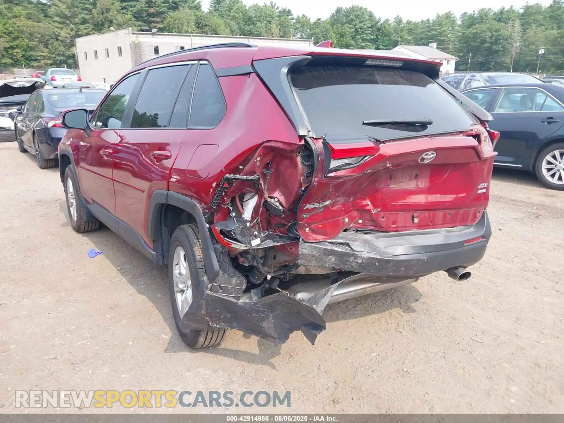 3 Photograph of a damaged car 2T3P1RFV2MW212807 TOYOTA RAV4 2021