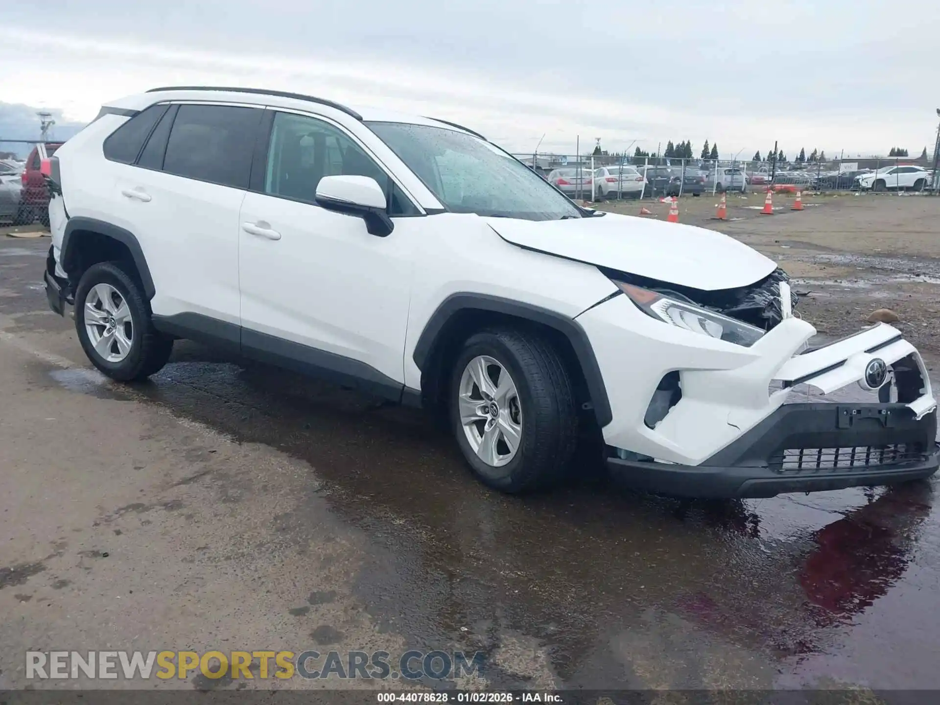 1 Photograph of a damaged car 2T3P1RFV3MC152358 TOYOTA RAV4 2021