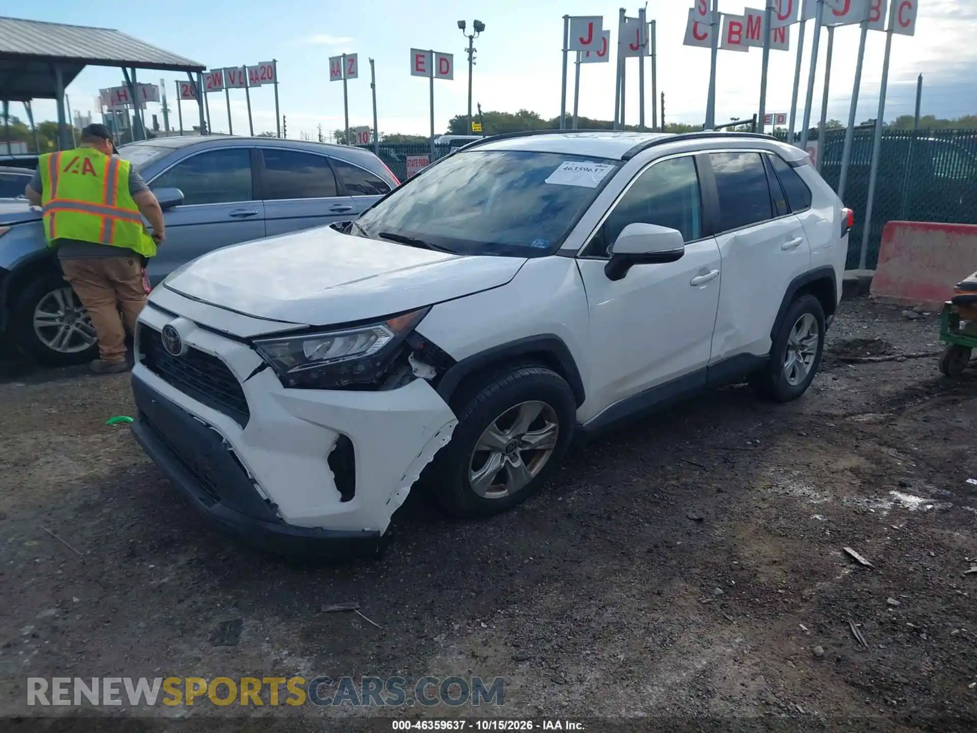 2 Photograph of a damaged car 2T3P1RFV3MC210811 TOYOTA RAV4 2021