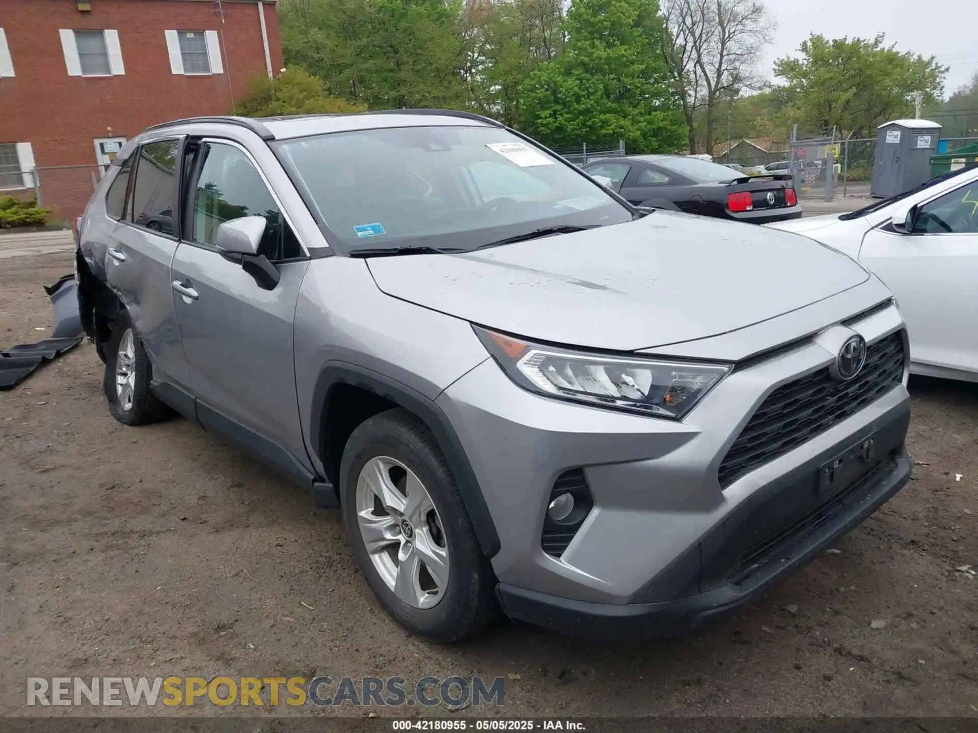 1 Photograph of a damaged car 2T3P1RFV3MC247132 TOYOTA RAV4 2021