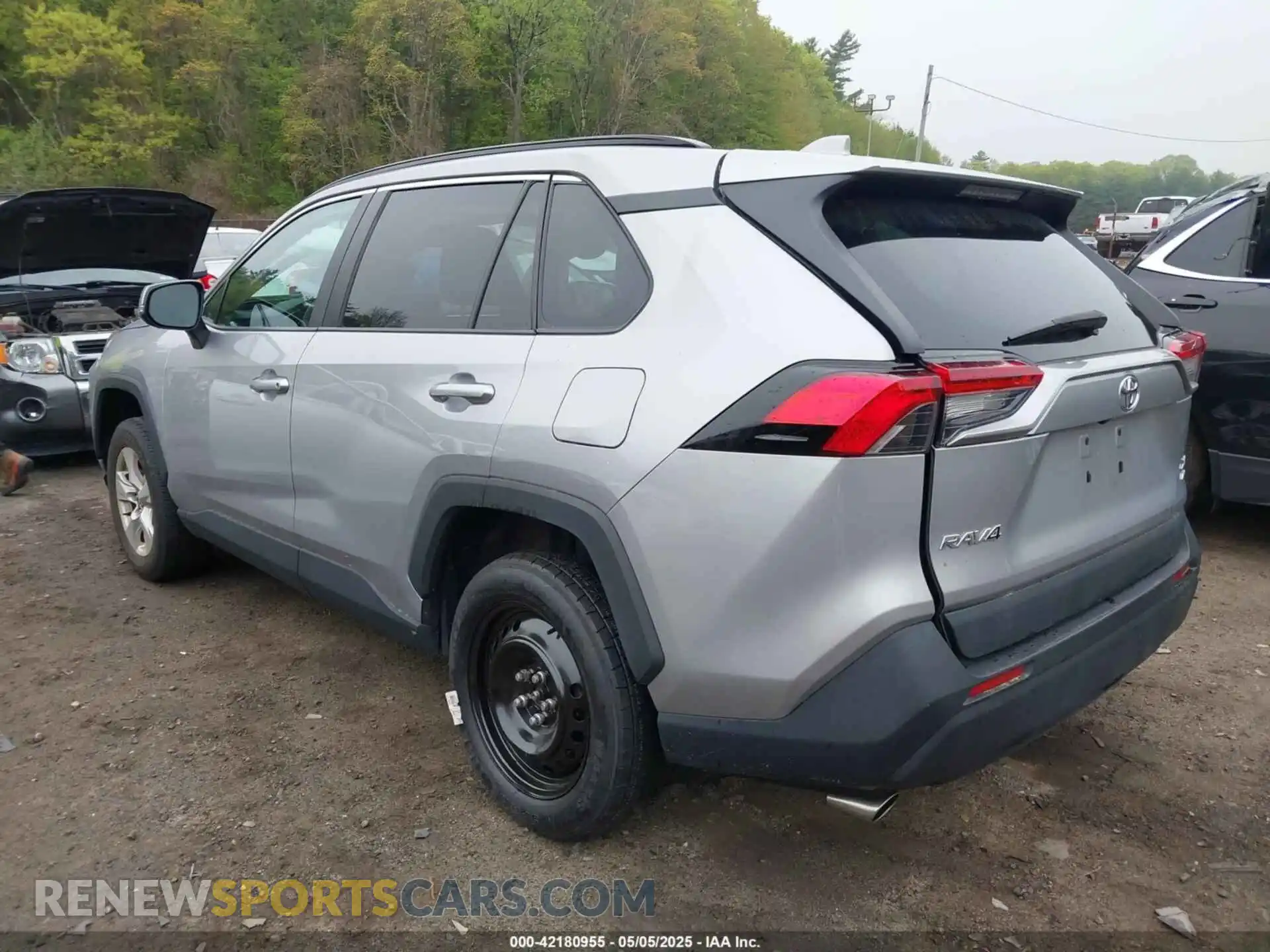 3 Photograph of a damaged car 2T3P1RFV3MC247132 TOYOTA RAV4 2021