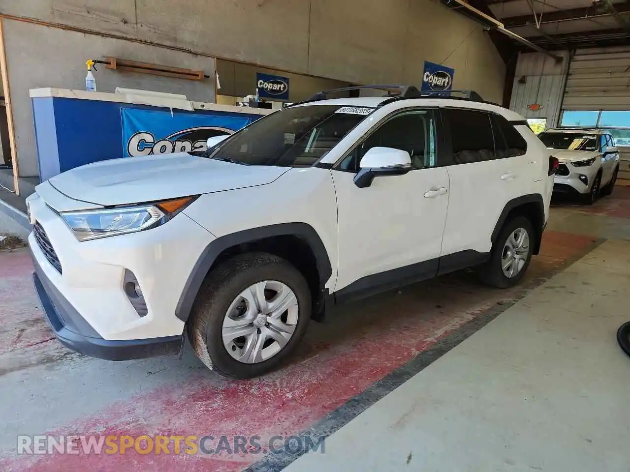 1 Photograph of a damaged car 2T3P1RFV3MW153931 TOYOTA RAV4 2021