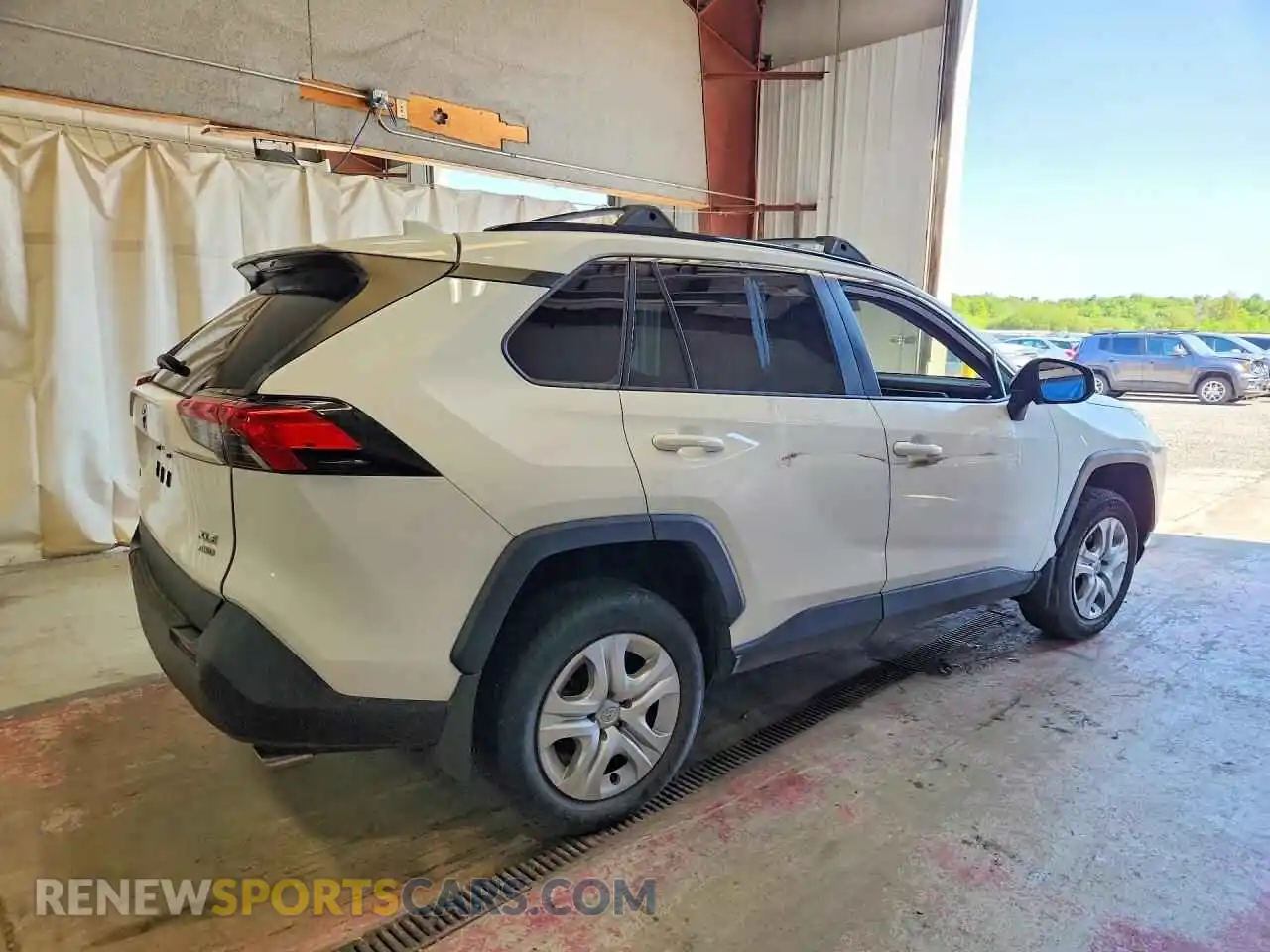 3 Photograph of a damaged car 2T3P1RFV3MW153931 TOYOTA RAV4 2021