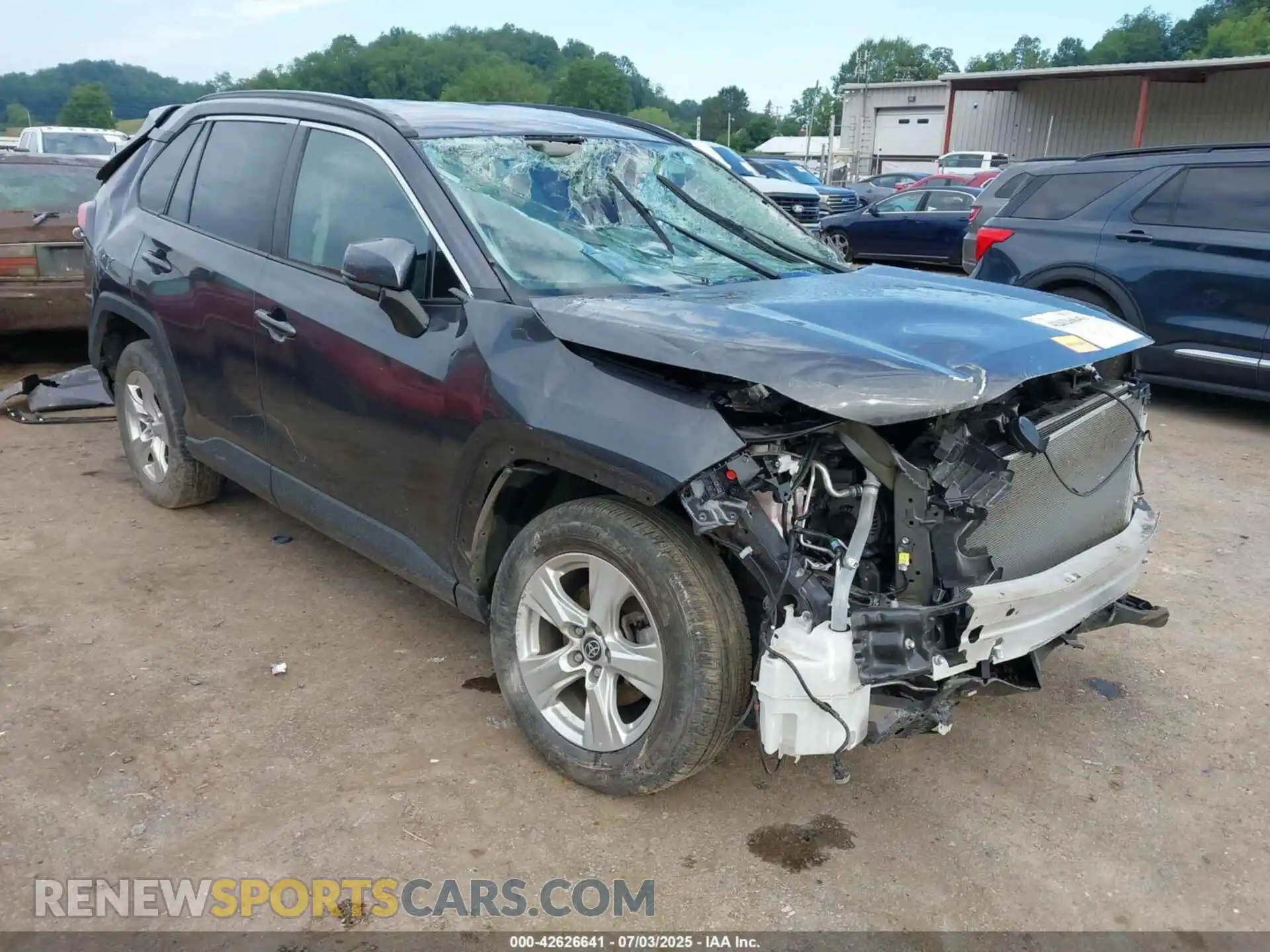 1 Photograph of a damaged car 2T3P1RFV3MW238218 TOYOTA RAV4 2021