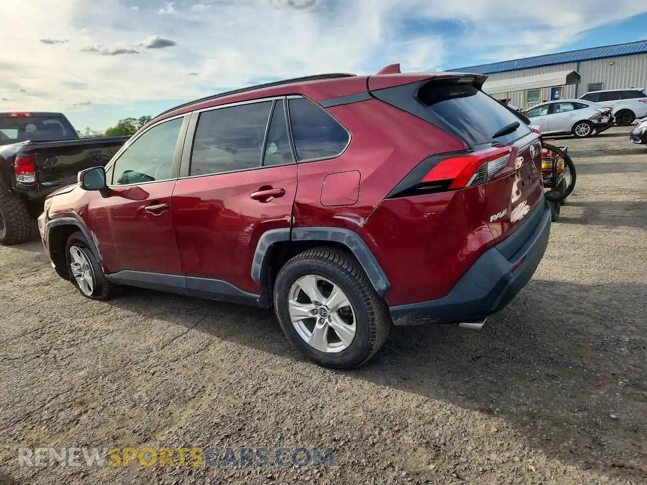 2 Photograph of a damaged car 2T3P1RFV3MW246271 TOYOTA RAV4 2021