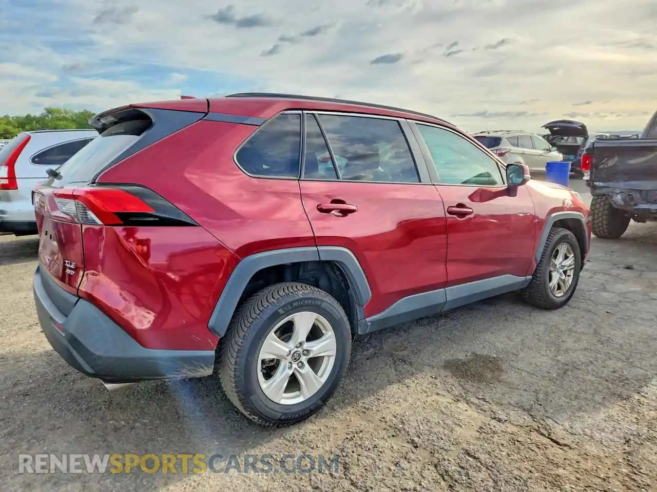 3 Photograph of a damaged car 2T3P1RFV3MW246271 TOYOTA RAV4 2021