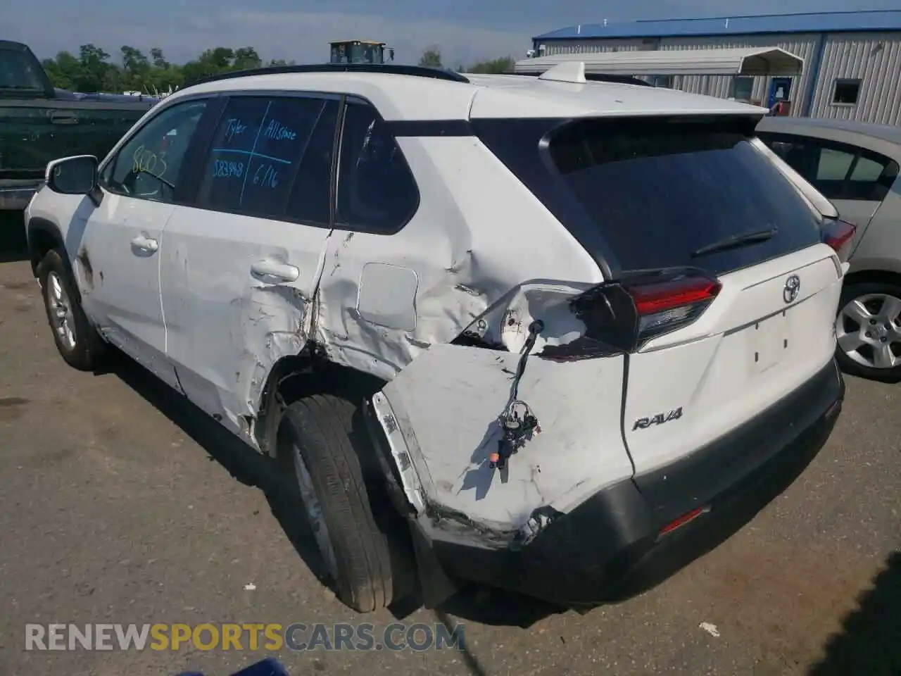 3 Photograph of a damaged car 2T3P1RFV4MW167692 TOYOTA RAV4 2021