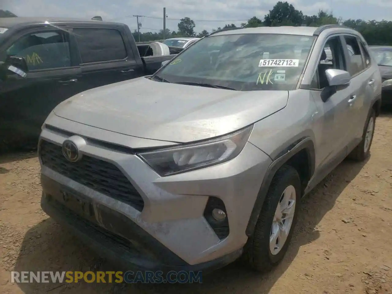 2 Photograph of a damaged car 2T3P1RFV4MW201100 TOYOTA RAV4 2021