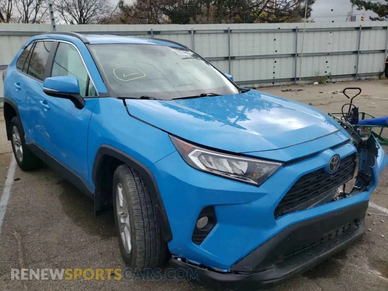 1 Photograph of a damaged car 2T3P1RFV4MW212758 TOYOTA RAV4 2021