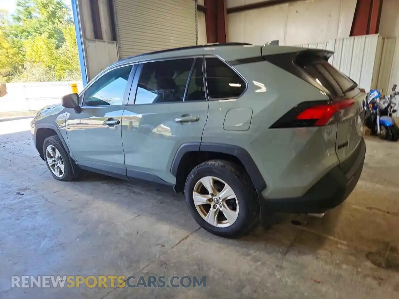 2 Photograph of a damaged car 2T3P1RFV4MW223386 TOYOTA RAV4 2021