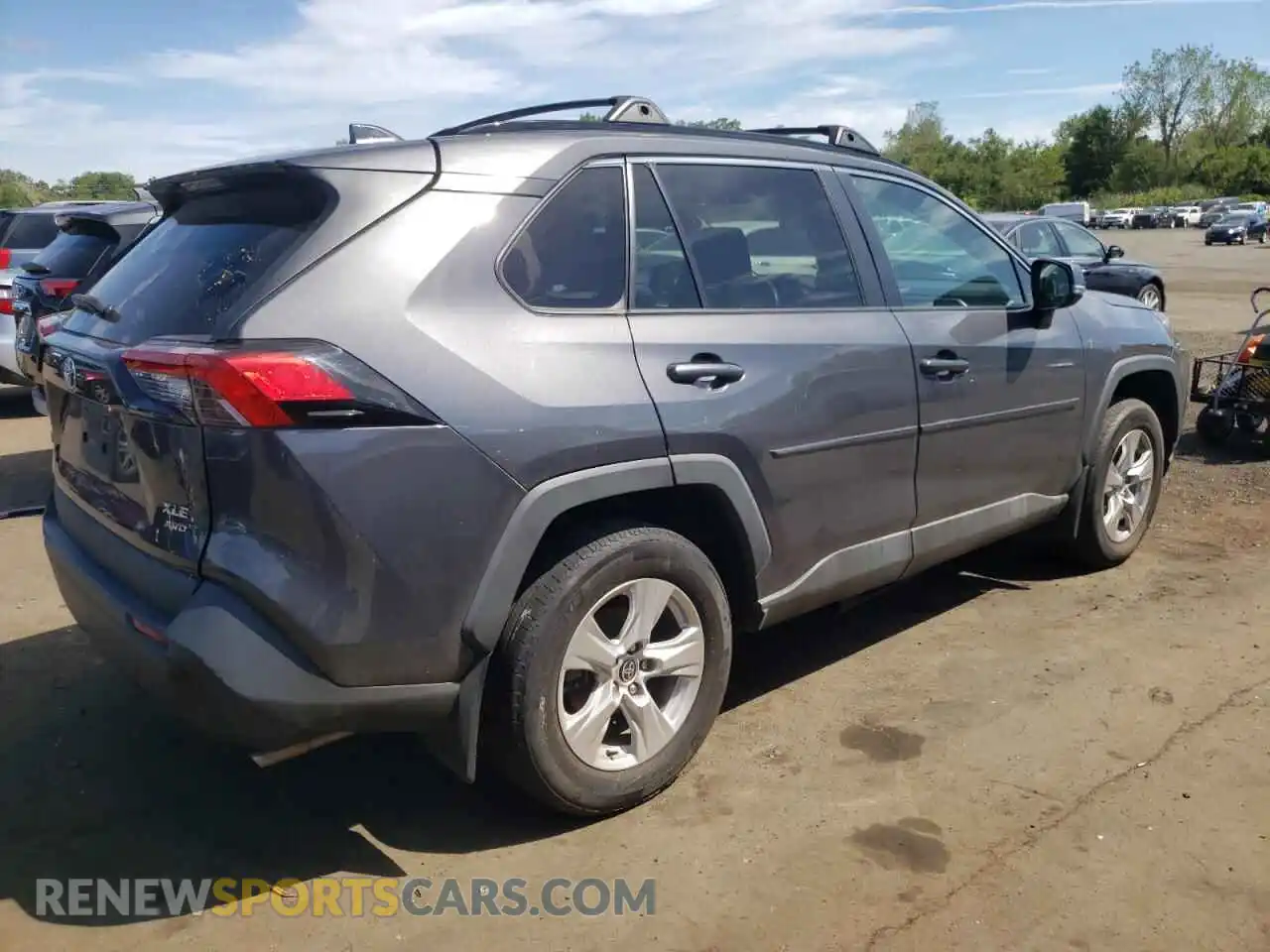 3 Photograph of a damaged car 2T3P1RFV4MW236672 TOYOTA RAV4 2021