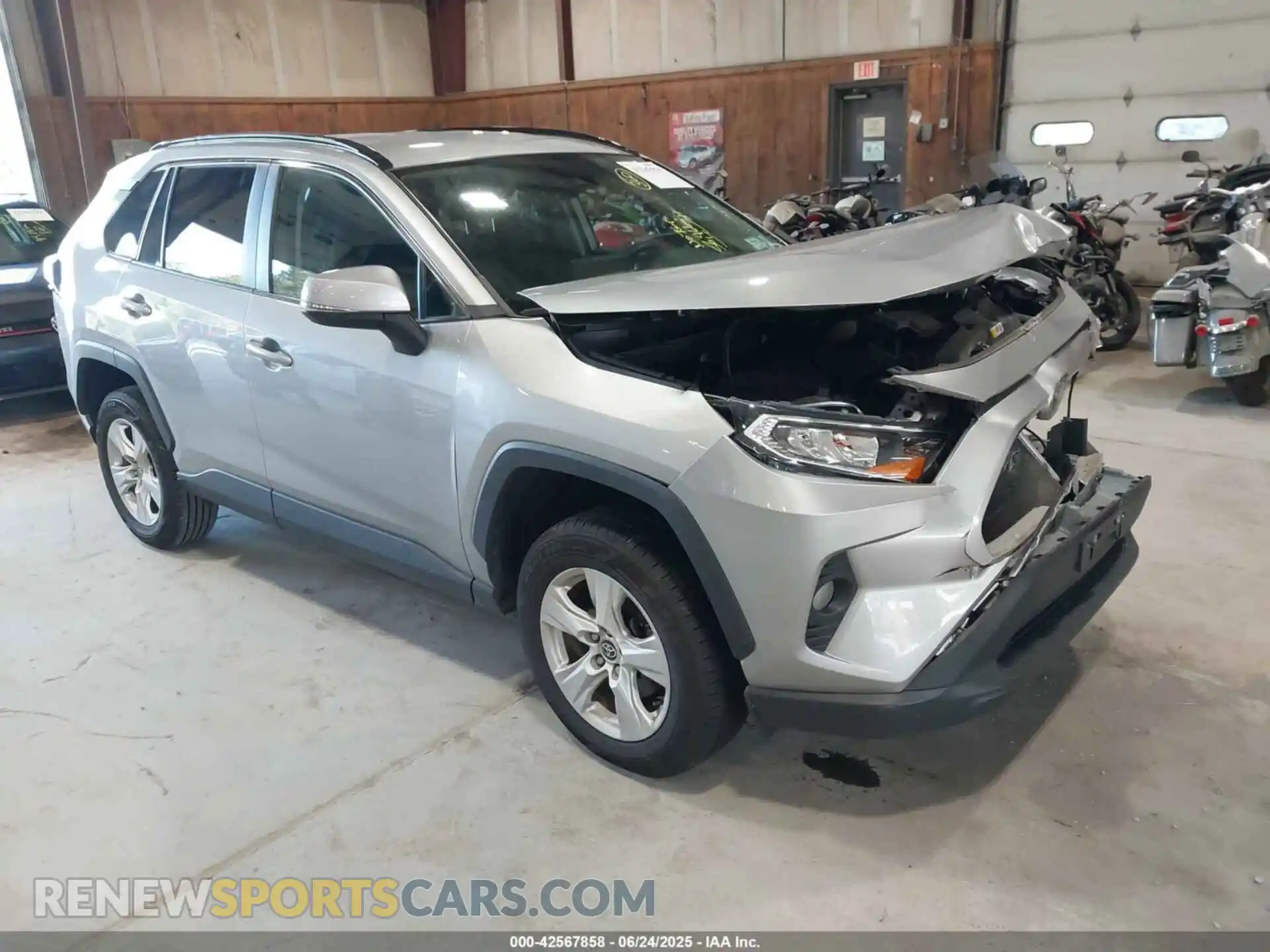 1 Photograph of a damaged car 2T3P1RFV5MC180890 TOYOTA RAV4 2021