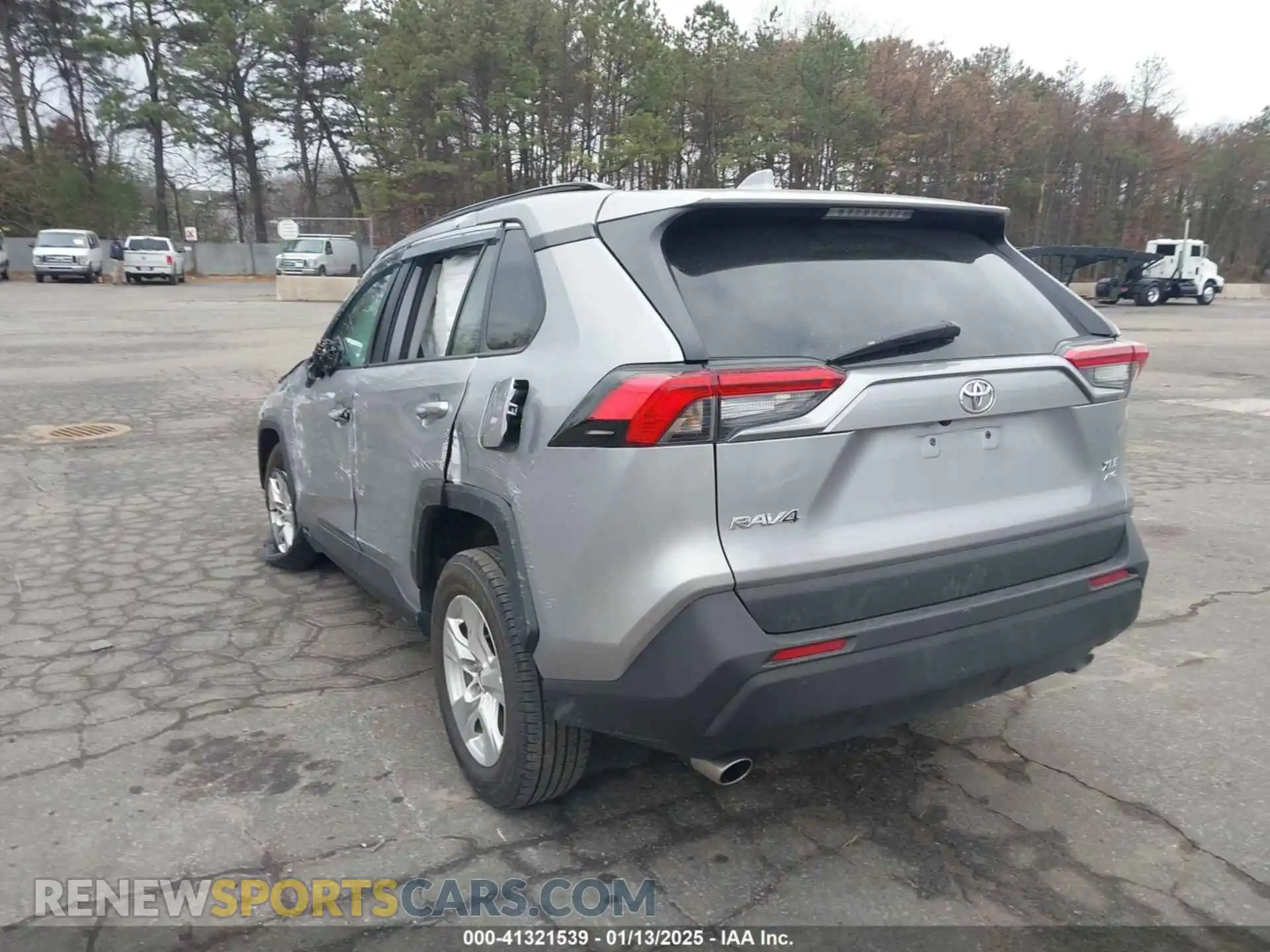 3 Photograph of a damaged car 2T3P1RFV5MC184292 TOYOTA RAV4 2021
