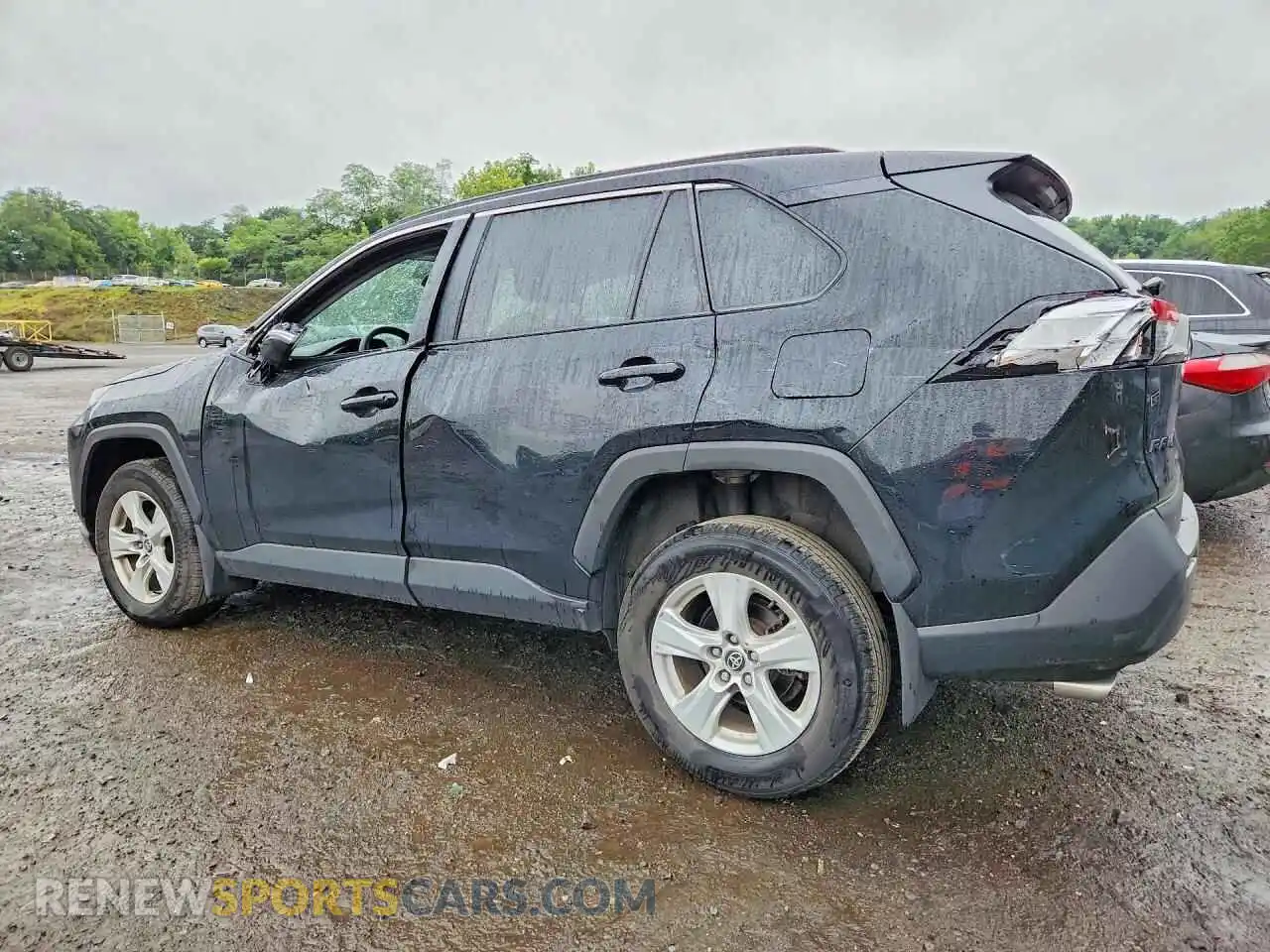 2 Photograph of a damaged car 2T3P1RFV5MC218697 TOYOTA RAV4 2021