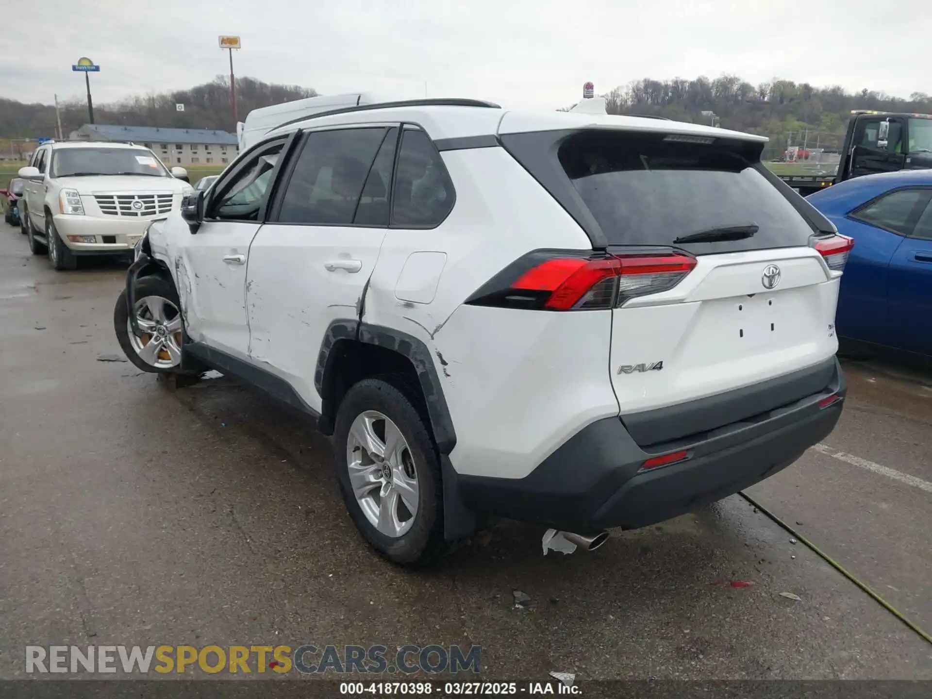 3 Photograph of a damaged car 2T3P1RFV5MC226296 TOYOTA RAV4 2021