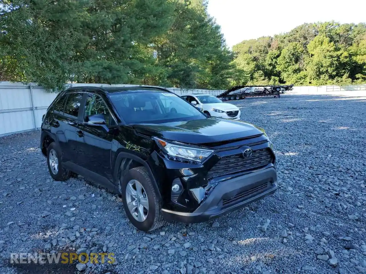 1 Photograph of a damaged car 2T3P1RFV5MC253997 TOYOTA RAV4 2021