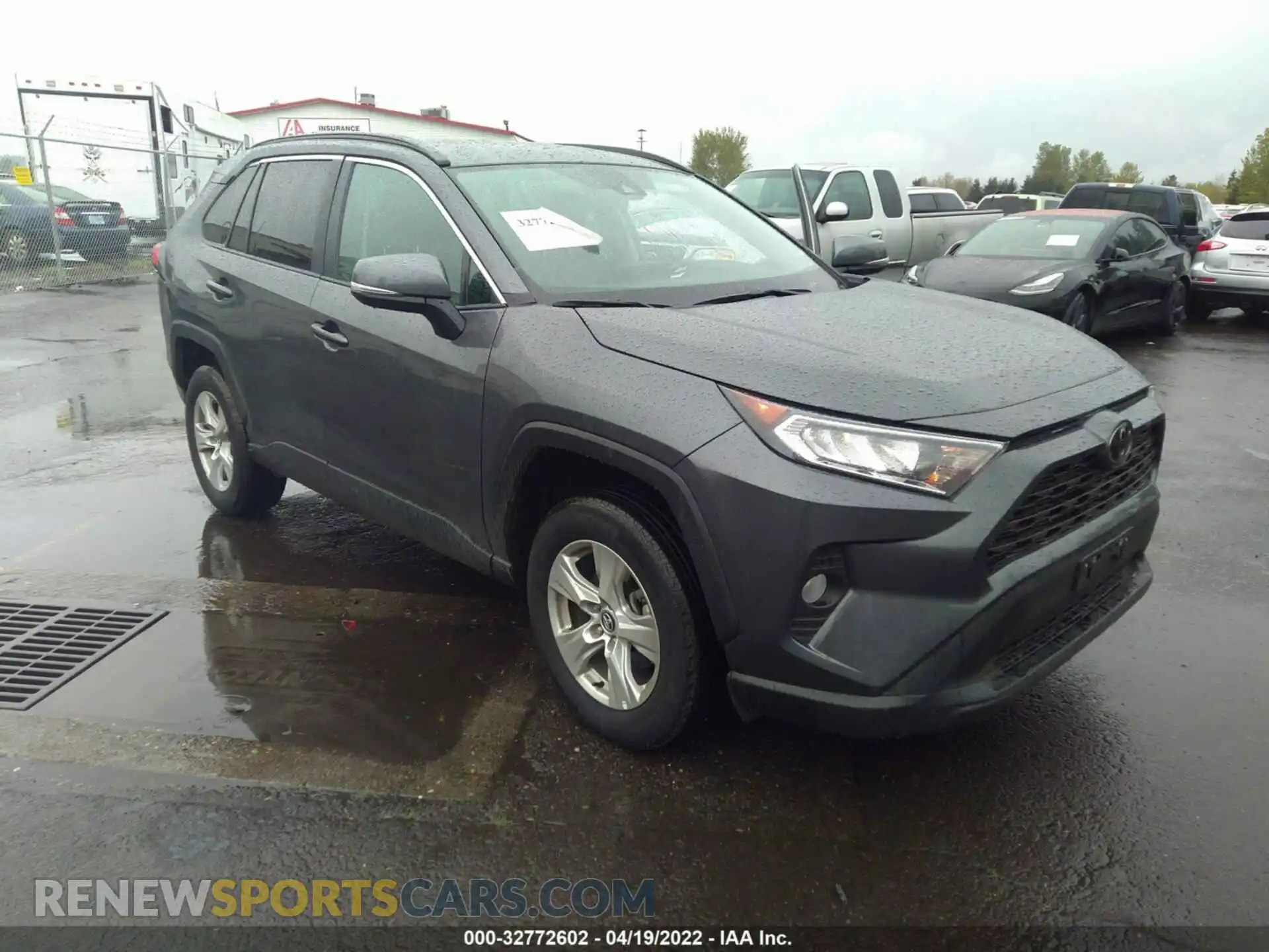1 Photograph of a damaged car 2T3P1RFV5MW159262 TOYOTA RAV4 2021