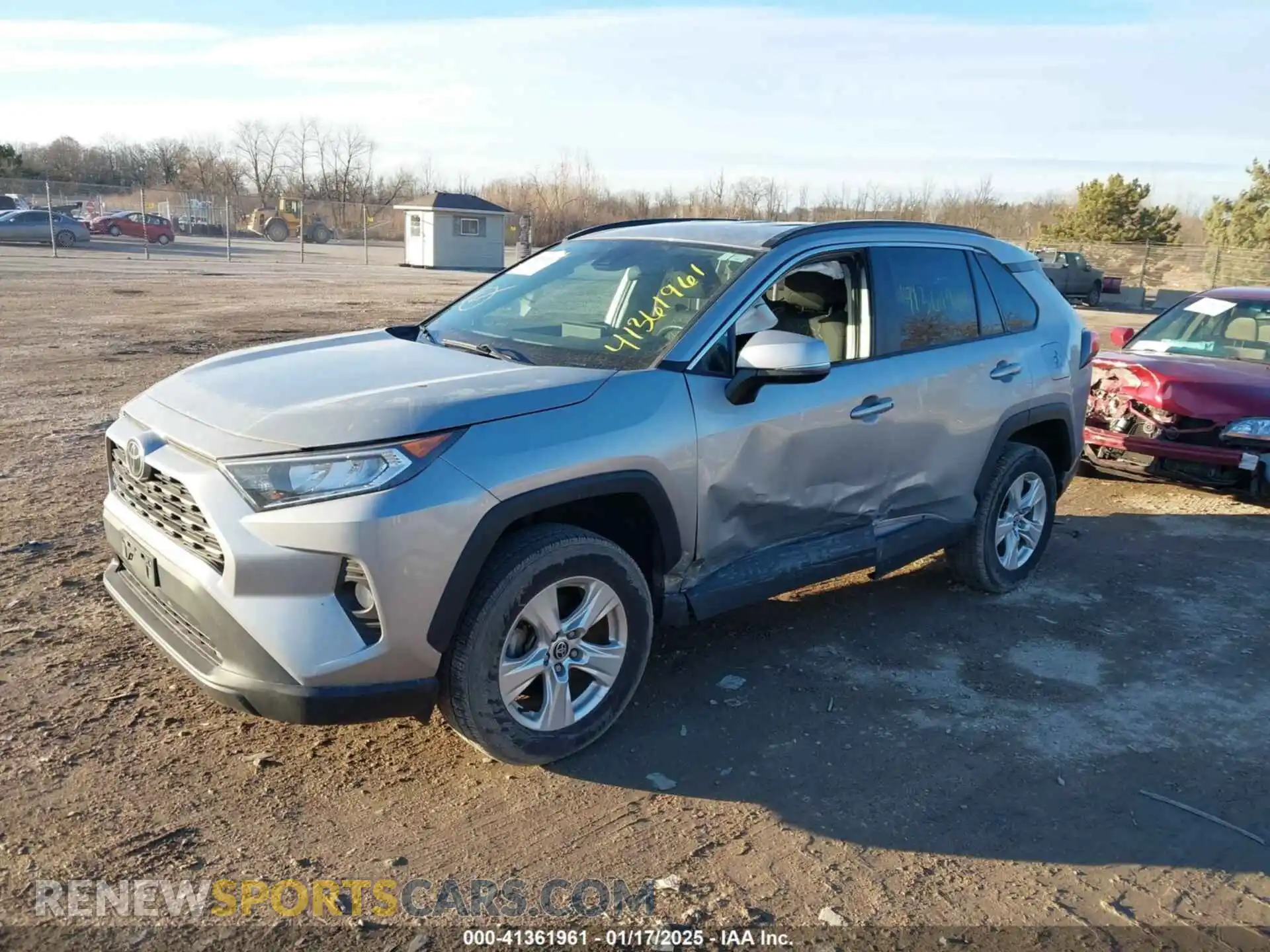 2 Photograph of a damaged car 2T3P1RFV5MW180175 TOYOTA RAV4 2021