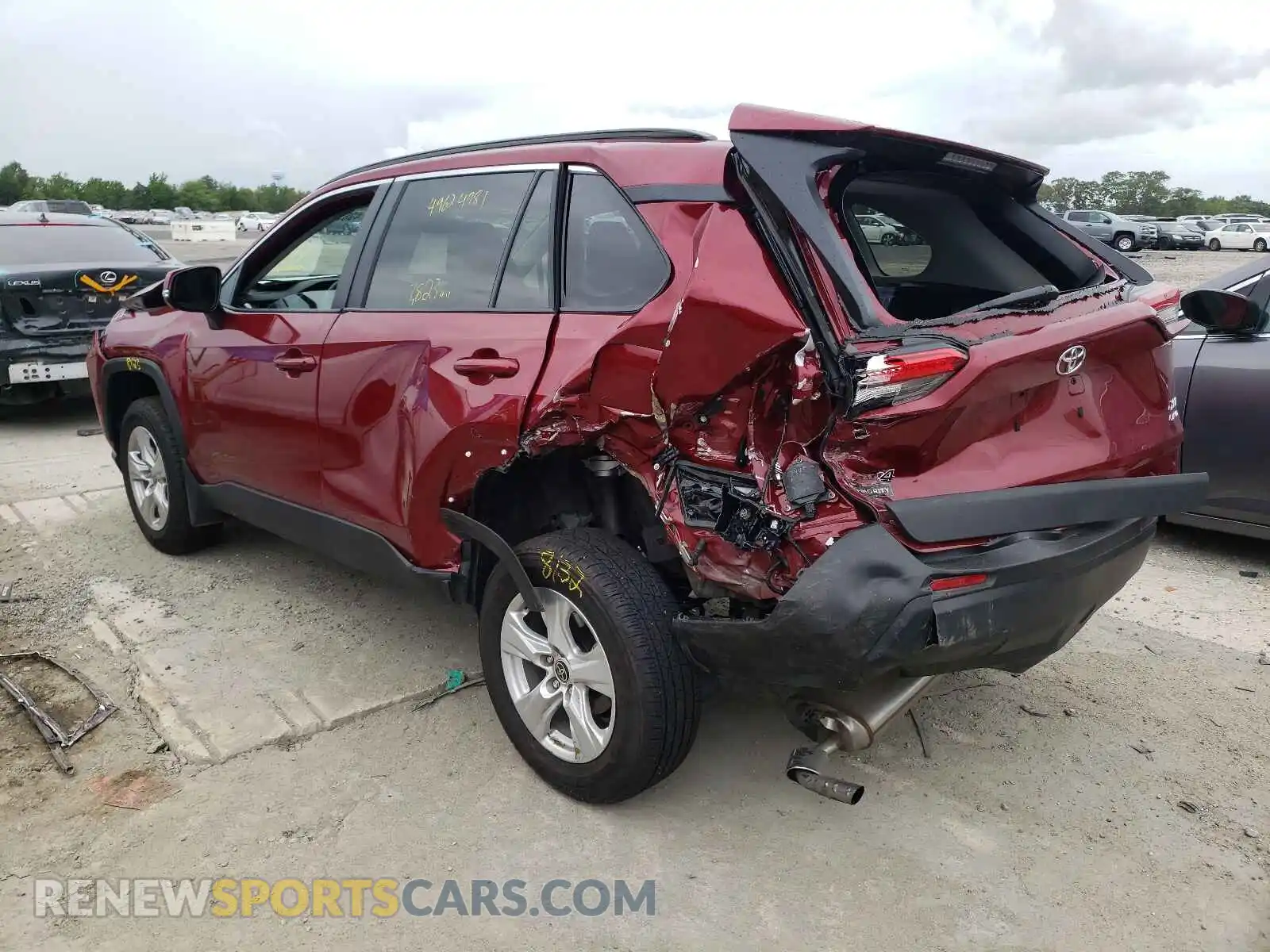 3 Photograph of a damaged car 2T3P1RFV5MW190706 TOYOTA RAV4 2021