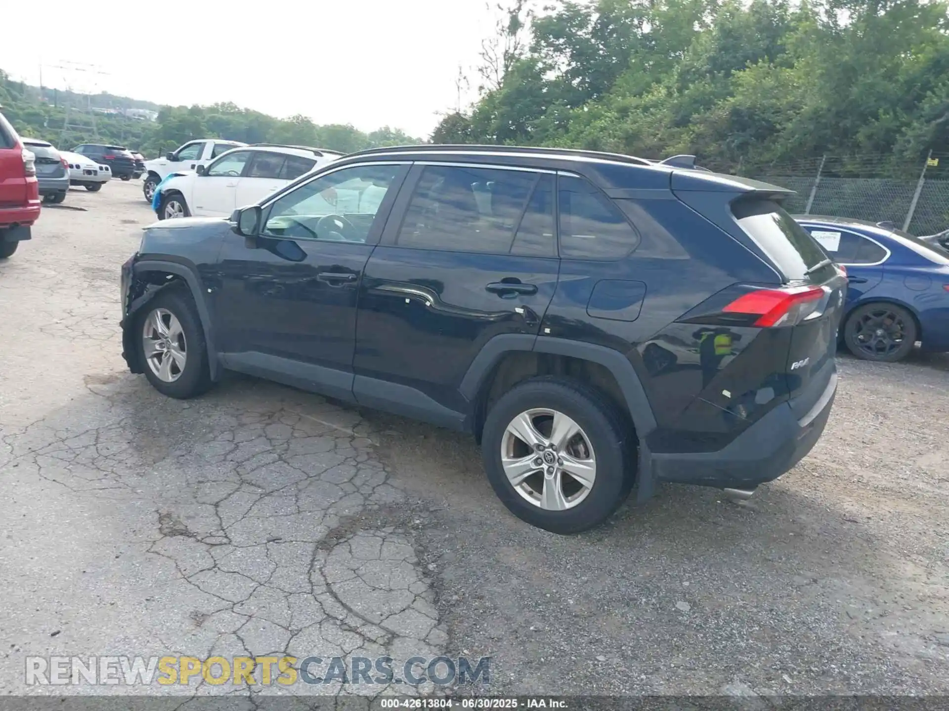 3 Photograph of a damaged car 2T3P1RFV5MW228015 TOYOTA RAV4 2021
