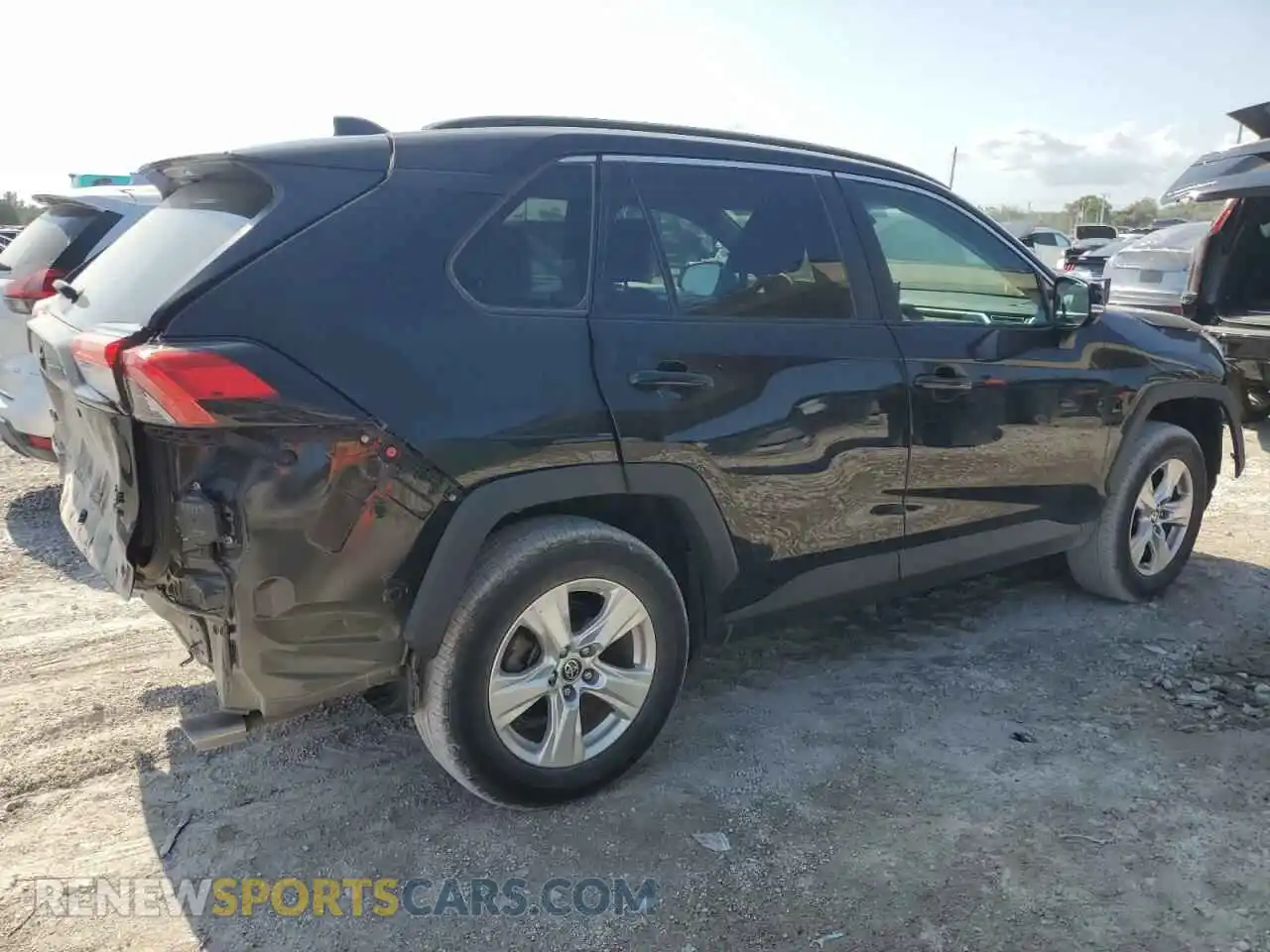 3 Photograph of a damaged car 2T3P1RFV5MW237443 TOYOTA RAV4 2021