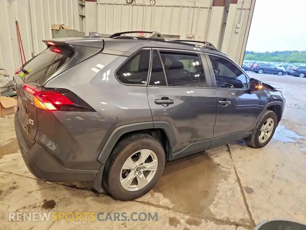 3 Photograph of a damaged car 2T3P1RFV6MC181000 TOYOTA RAV4 2021