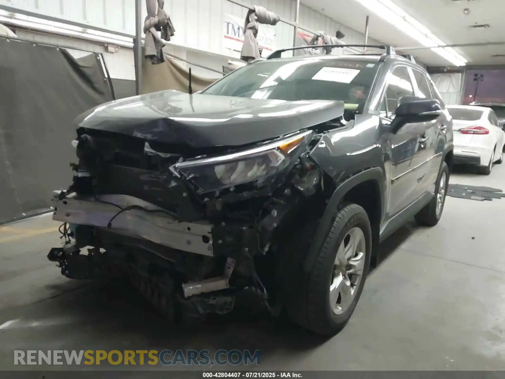 2 Photograph of a damaged car 2T3P1RFV6MC230518 TOYOTA RAV4 2021