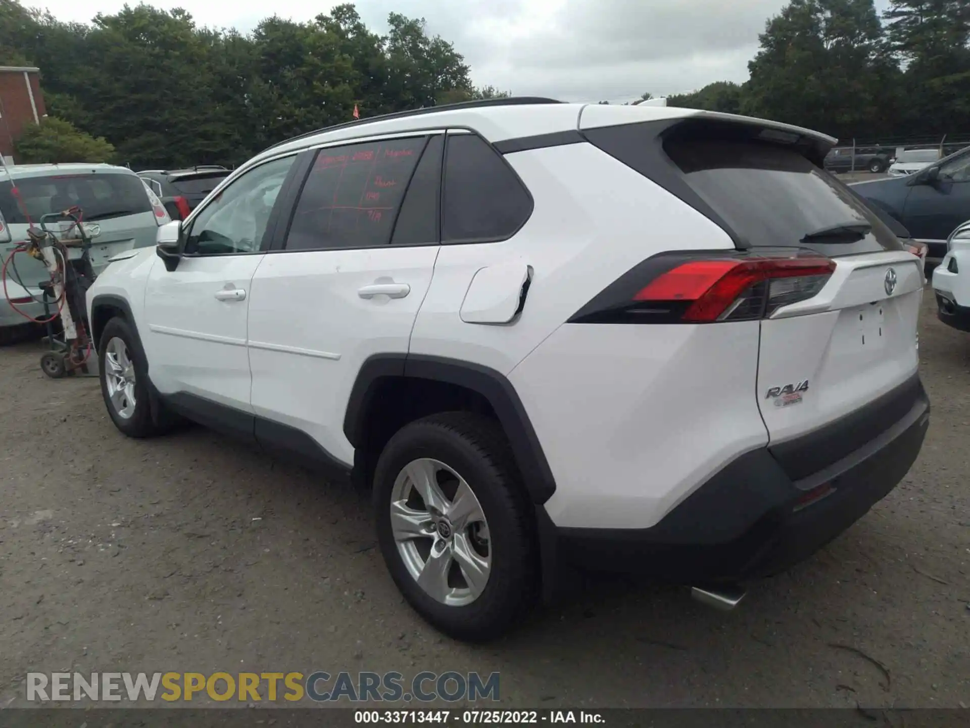 3 Photograph of a damaged car 2T3P1RFV6MC246041 TOYOTA RAV4 2021