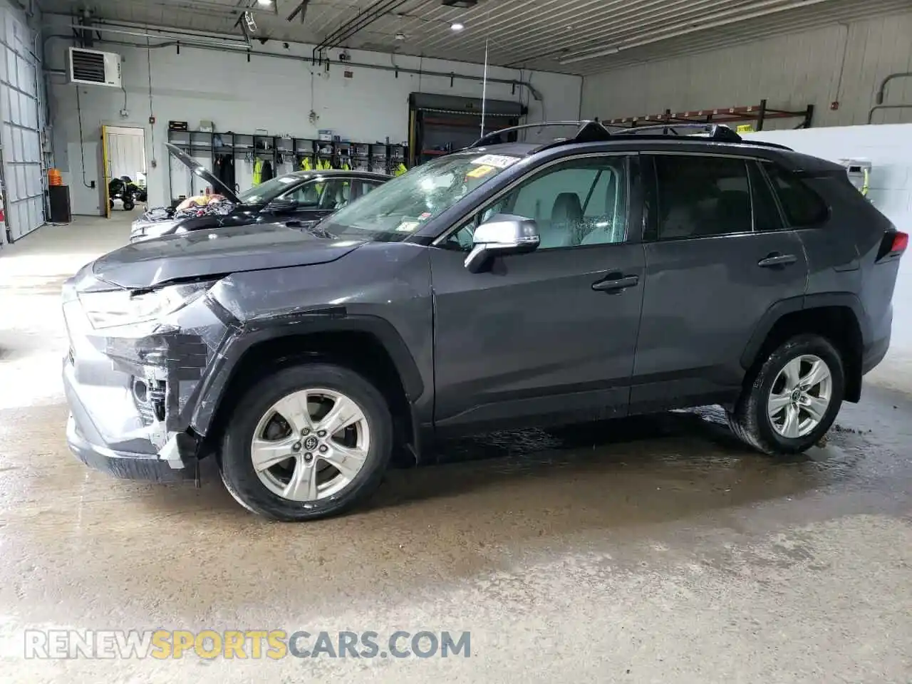 1 Photograph of a damaged car 2T3P1RFV6MW162736 TOYOTA RAV4 2021
