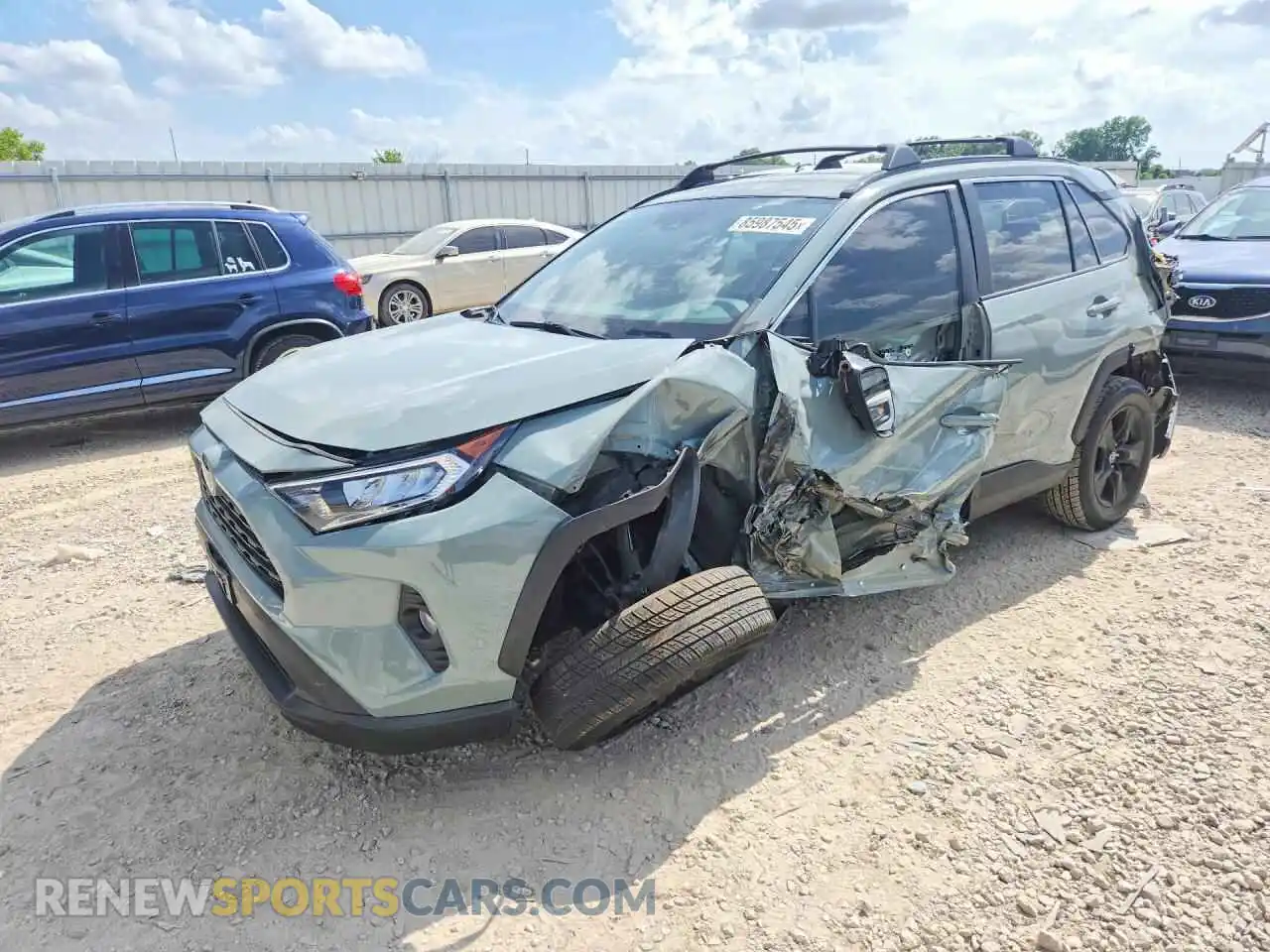 1 Photograph of a damaged car 2T3P1RFV6MW166365 TOYOTA RAV4 2021
