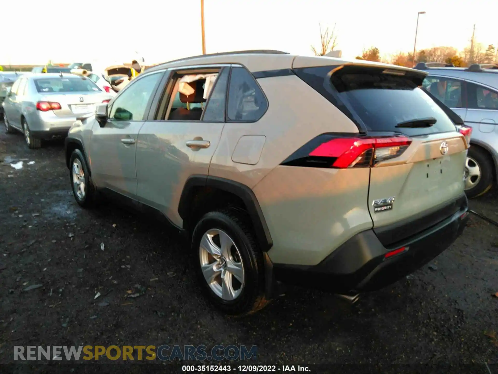 3 Photograph of a damaged car 2T3P1RFV6MW168553 TOYOTA RAV4 2021