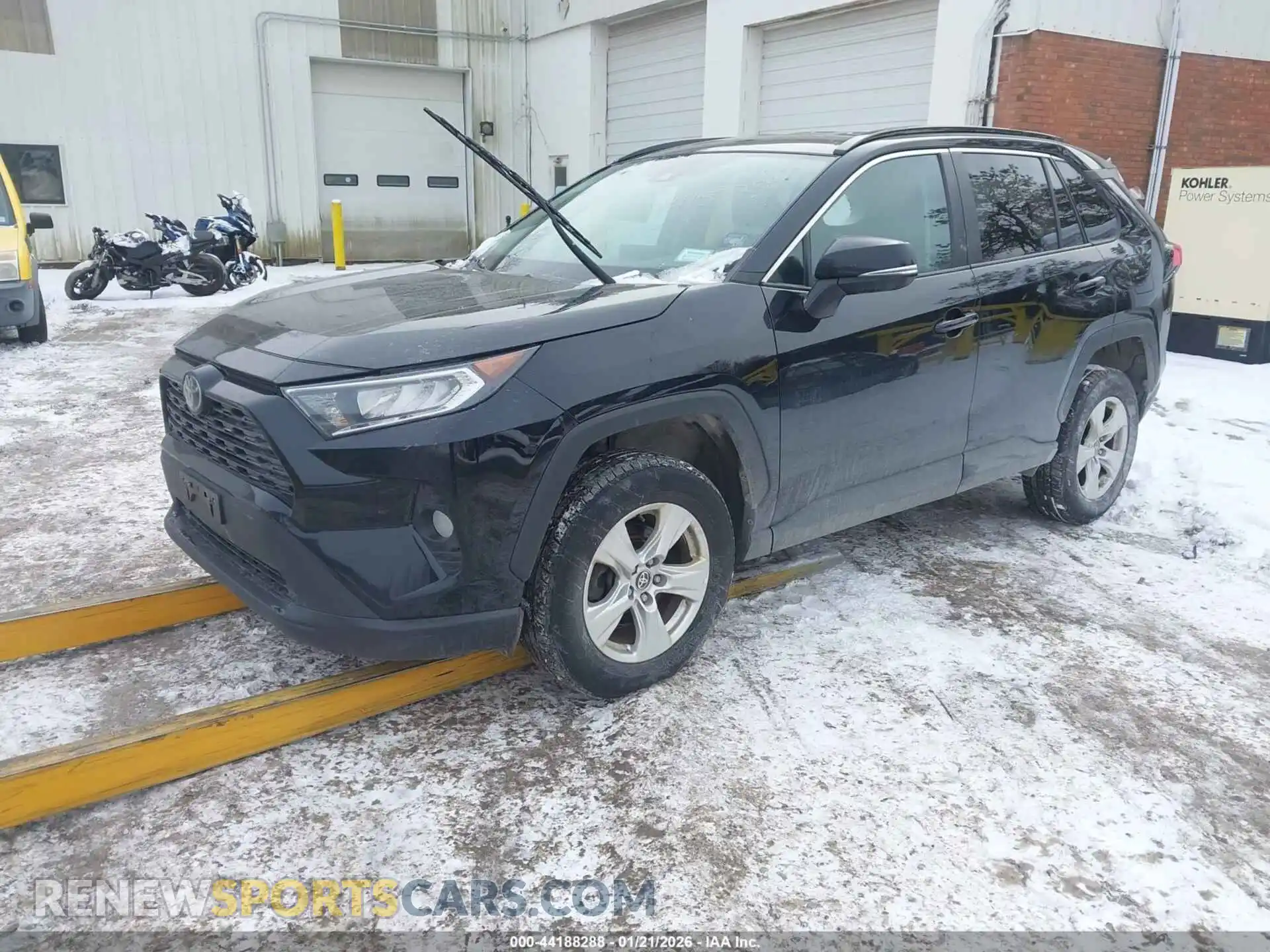 2 Photograph of a damaged car 2T3P1RFV6MW176894 TOYOTA RAV4 2021