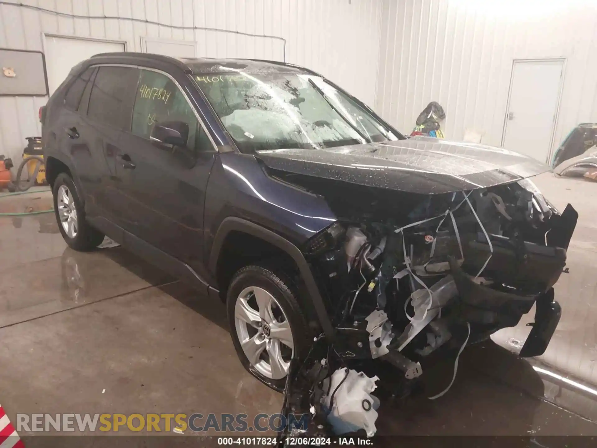 1 Photograph of a damaged car 2T3P1RFV6MW196398 TOYOTA RAV4 2021