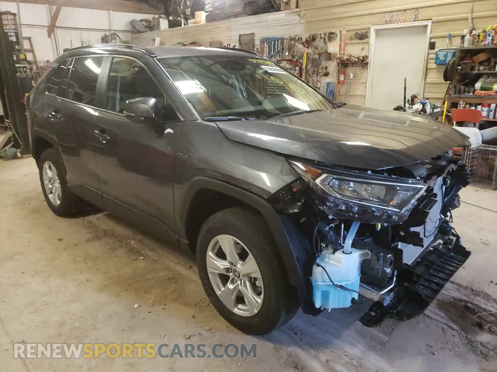 1 Photograph of a damaged car 2T3P1RFV6MW218254 TOYOTA RAV4 2021