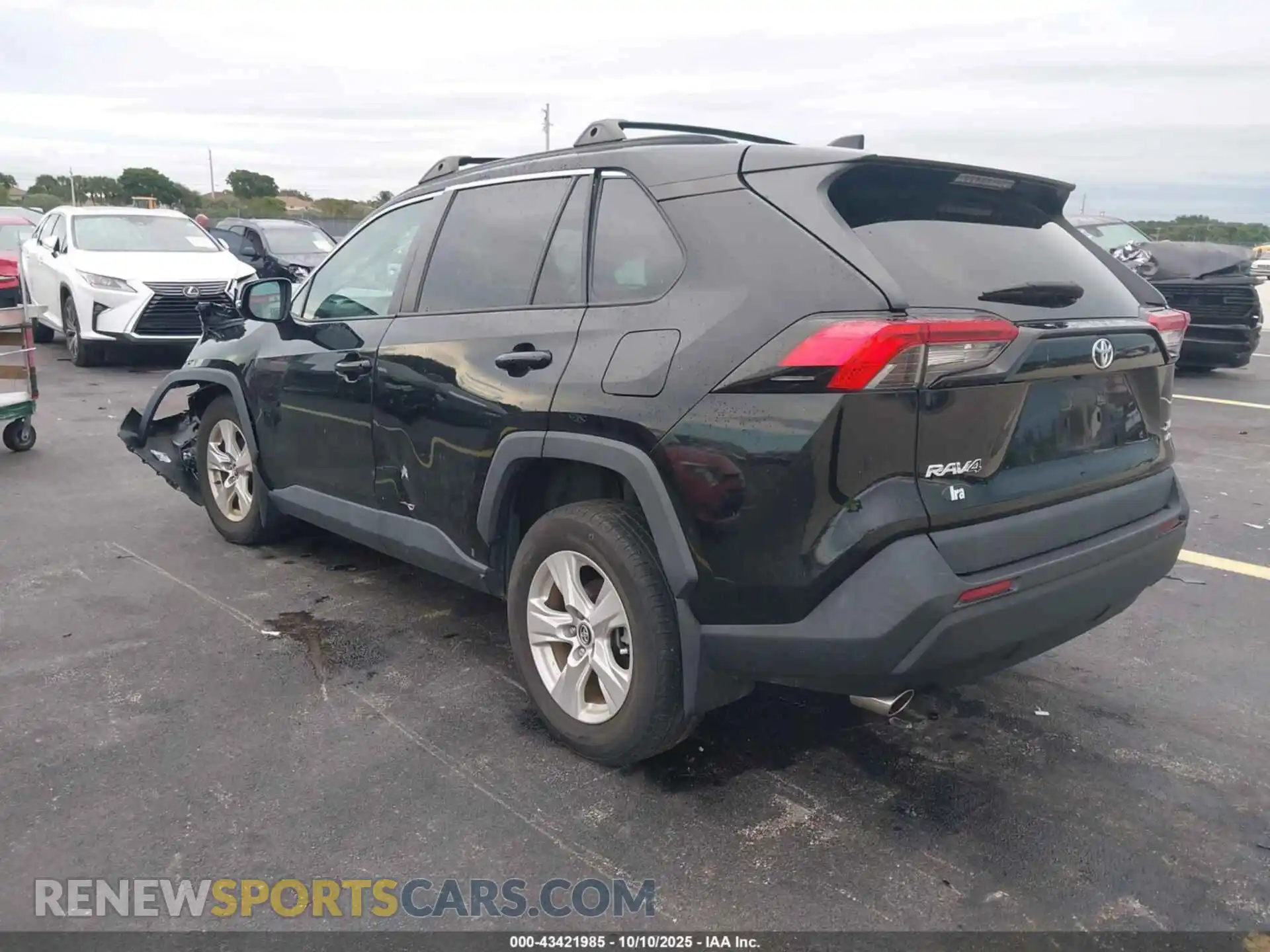 3 Photograph of a damaged car 2T3P1RFV7MC150757 TOYOTA RAV4 2021