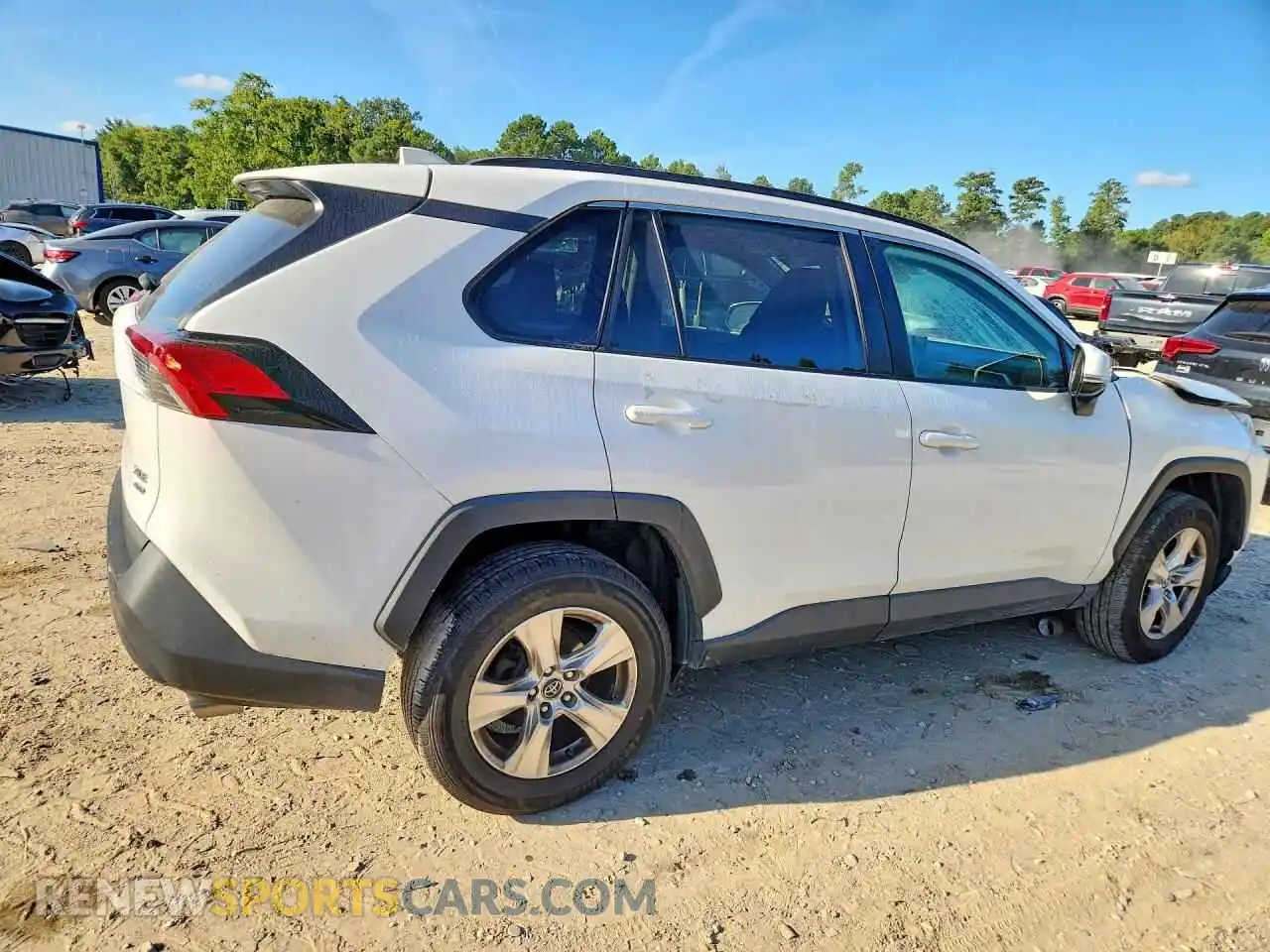 3 Photograph of a damaged car 2T3P1RFV7MC153335 TOYOTA RAV4 2021