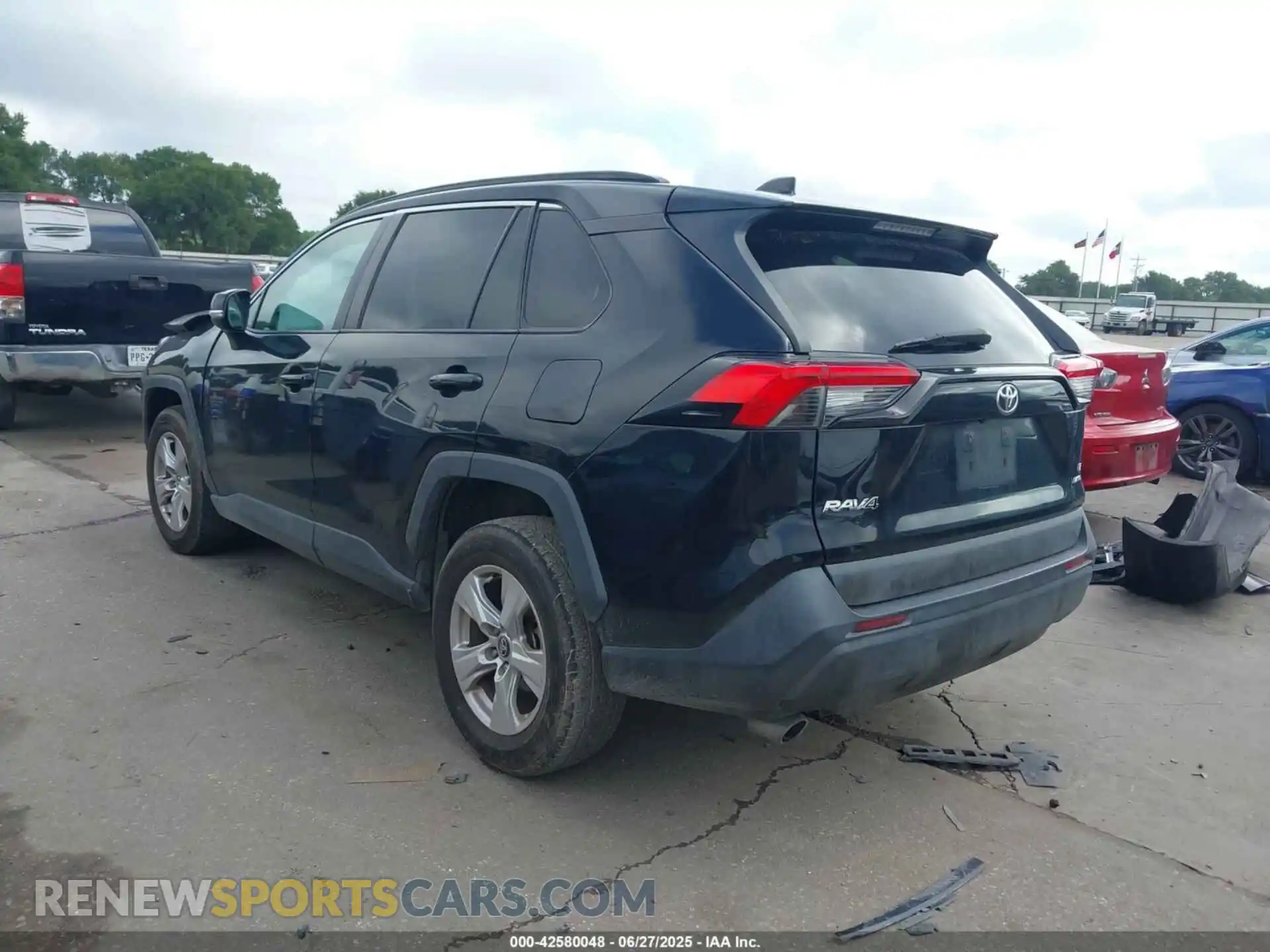 3 Photograph of a damaged car 2T3P1RFV7MC157661 TOYOTA RAV4 2021