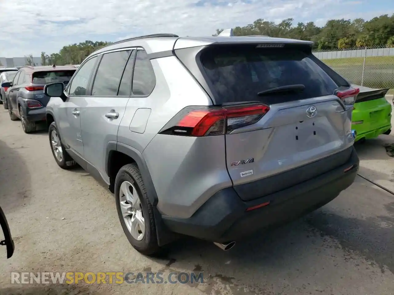 3 Photograph of a damaged car 2T3P1RFV7MW216075 TOYOTA RAV4 2021