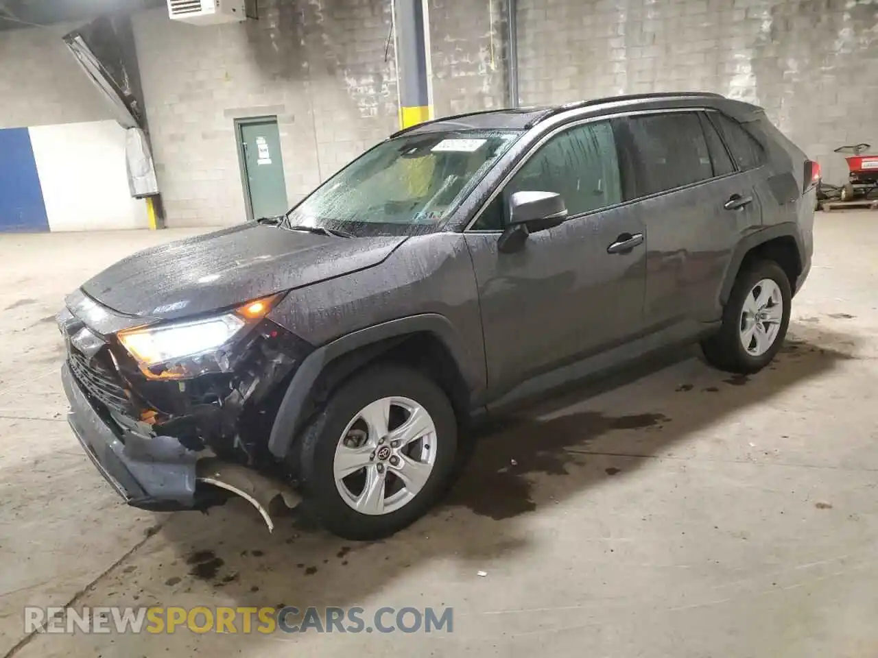 1 Photograph of a damaged car 2T3P1RFV7MW224001 TOYOTA RAV4 2021