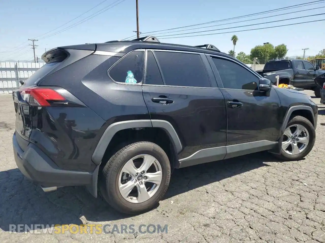 3 Photograph of a damaged car 2T3P1RFV8MC167485 TOYOTA RAV4 2021