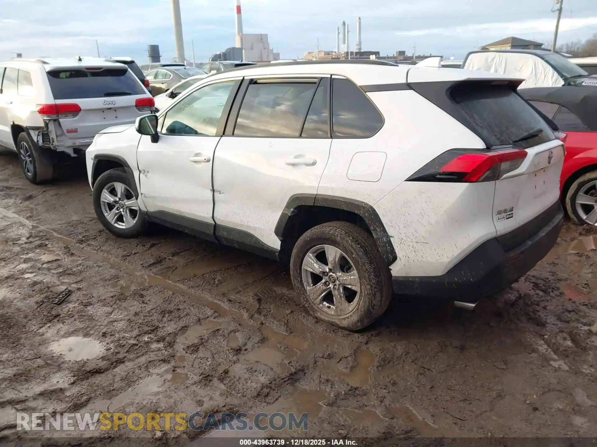 3 Photograph of a damaged car 2T3P1RFV8MC256201 TOYOTA RAV4 2021