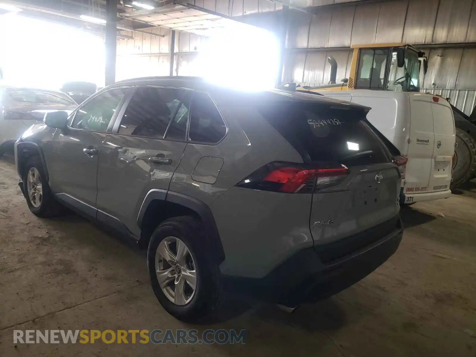 3 Photograph of a damaged car 2T3P1RFV8MW156453 TOYOTA RAV4 2021