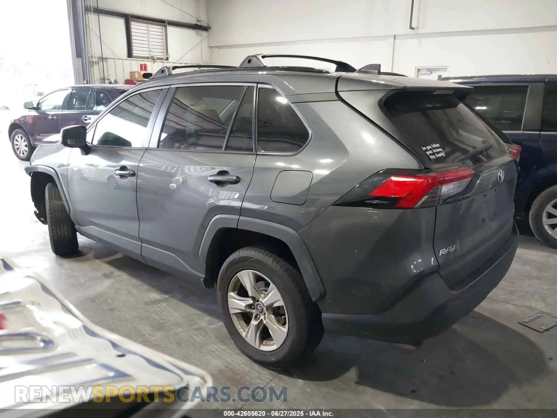 3 Photograph of a damaged car 2T3P1RFV8MW158476 TOYOTA RAV4 2021