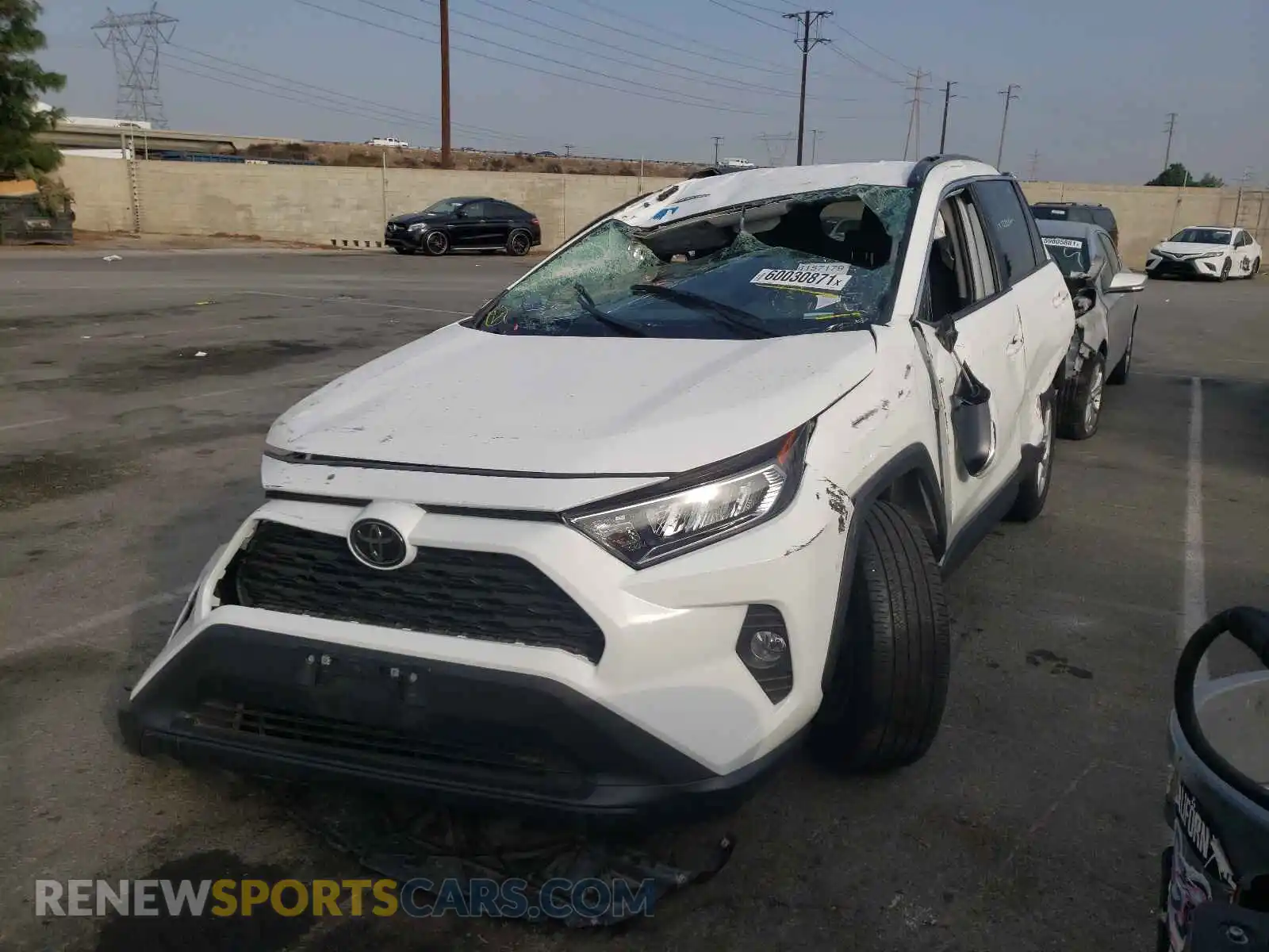 2 Photograph of a damaged car 2T3P1RFV8MW160163 TOYOTA RAV4 2021