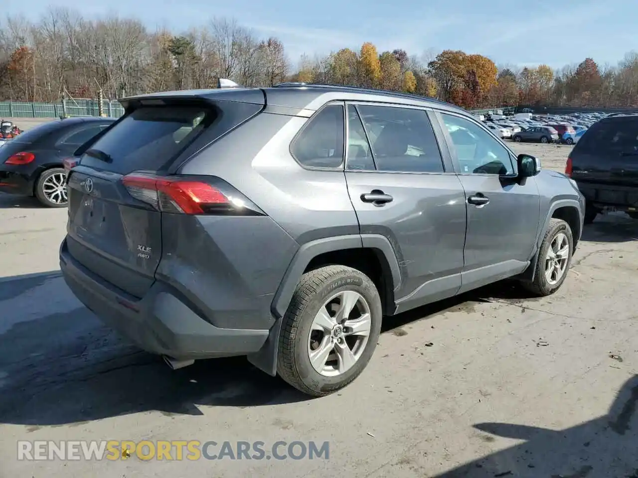 3 Photograph of a damaged car 2T3P1RFV8MW163970 TOYOTA RAV4 2021