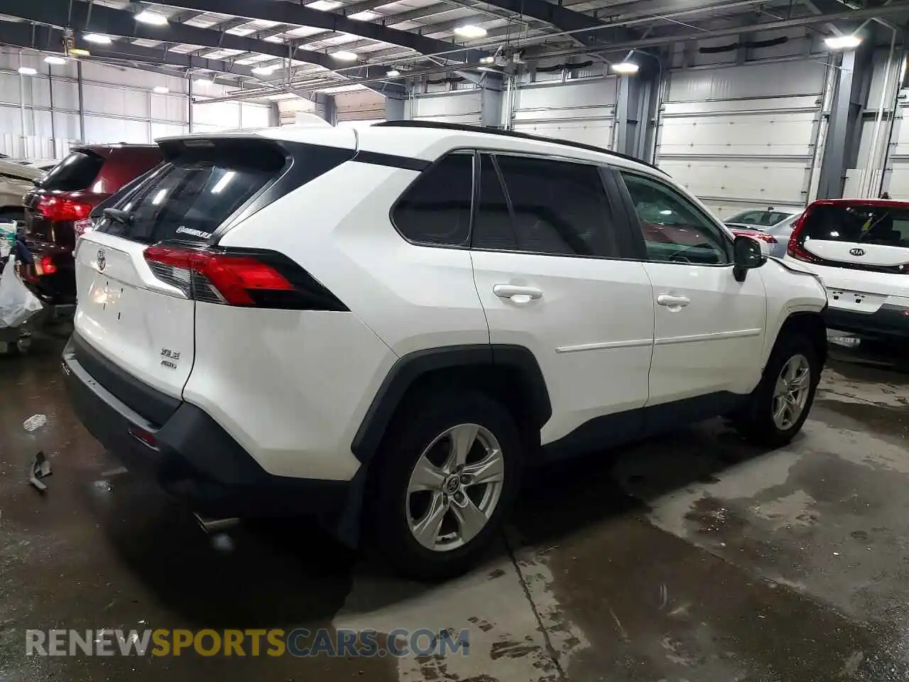 3 Photograph of a damaged car 2T3P1RFV8MW172491 TOYOTA RAV4 2021
