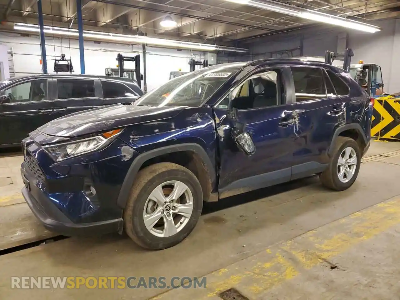 1 Photograph of a damaged car 2T3P1RFV8MW177738 TOYOTA RAV4 2021