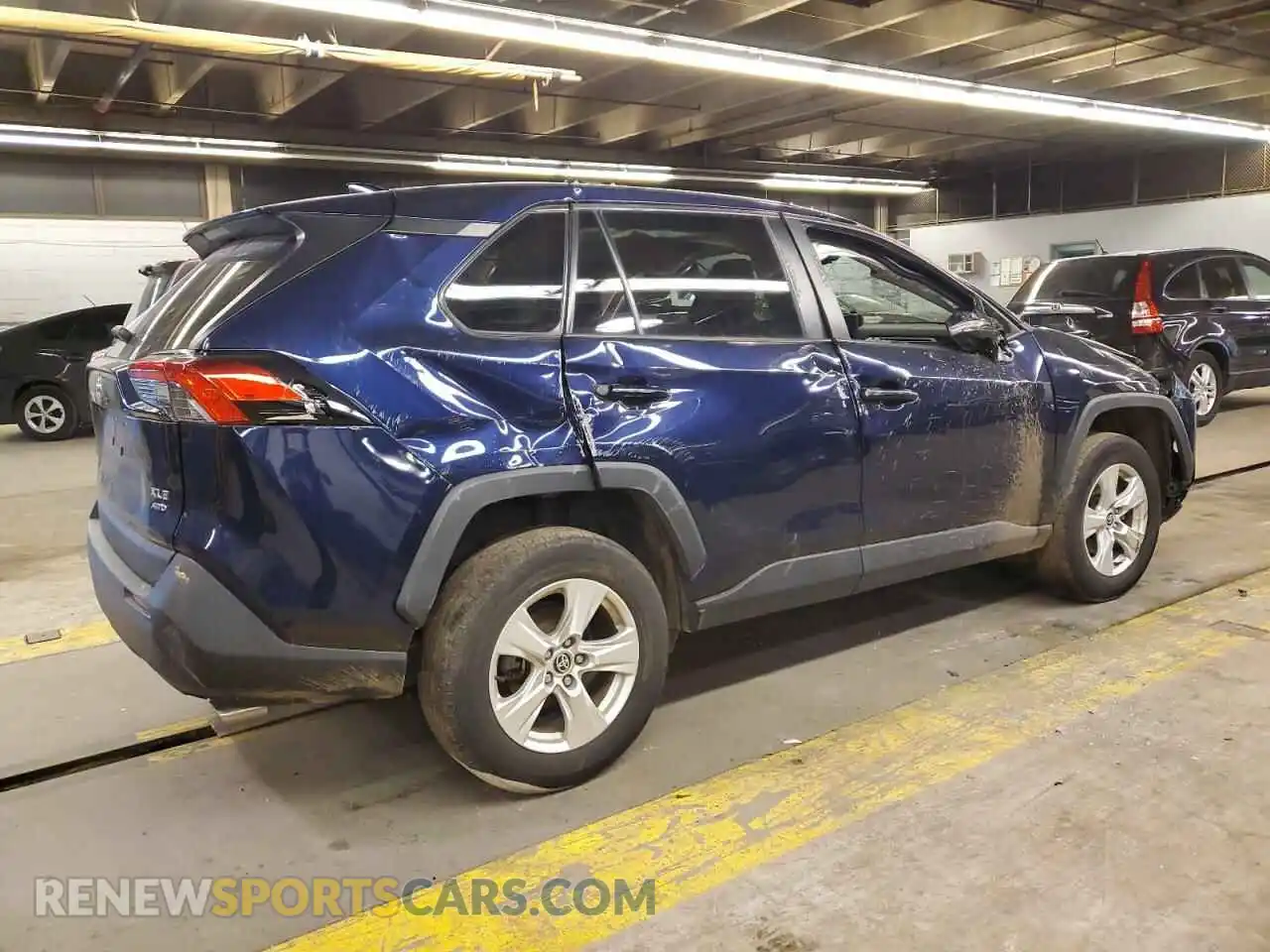 3 Photograph of a damaged car 2T3P1RFV8MW177738 TOYOTA RAV4 2021