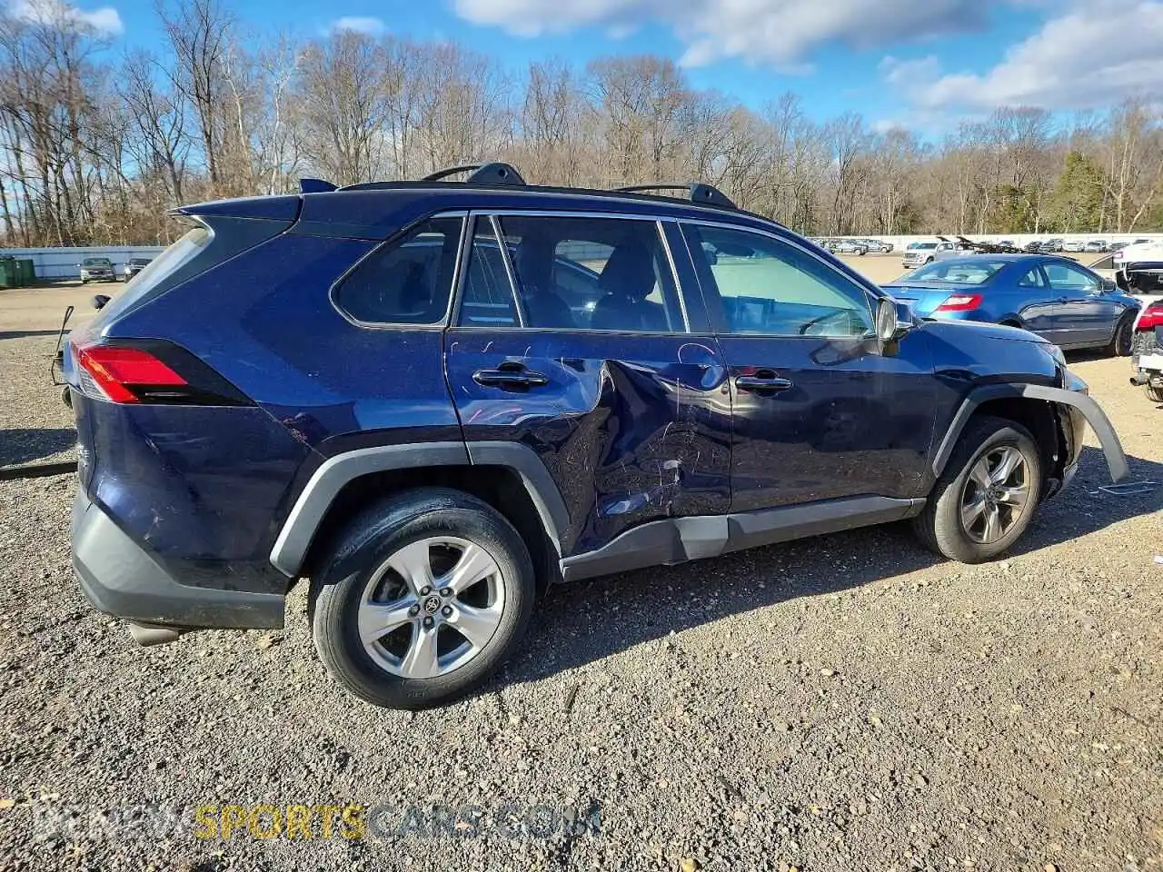 3 Photograph of a damaged car 2T3P1RFV8MW201908 TOYOTA RAV4 2021